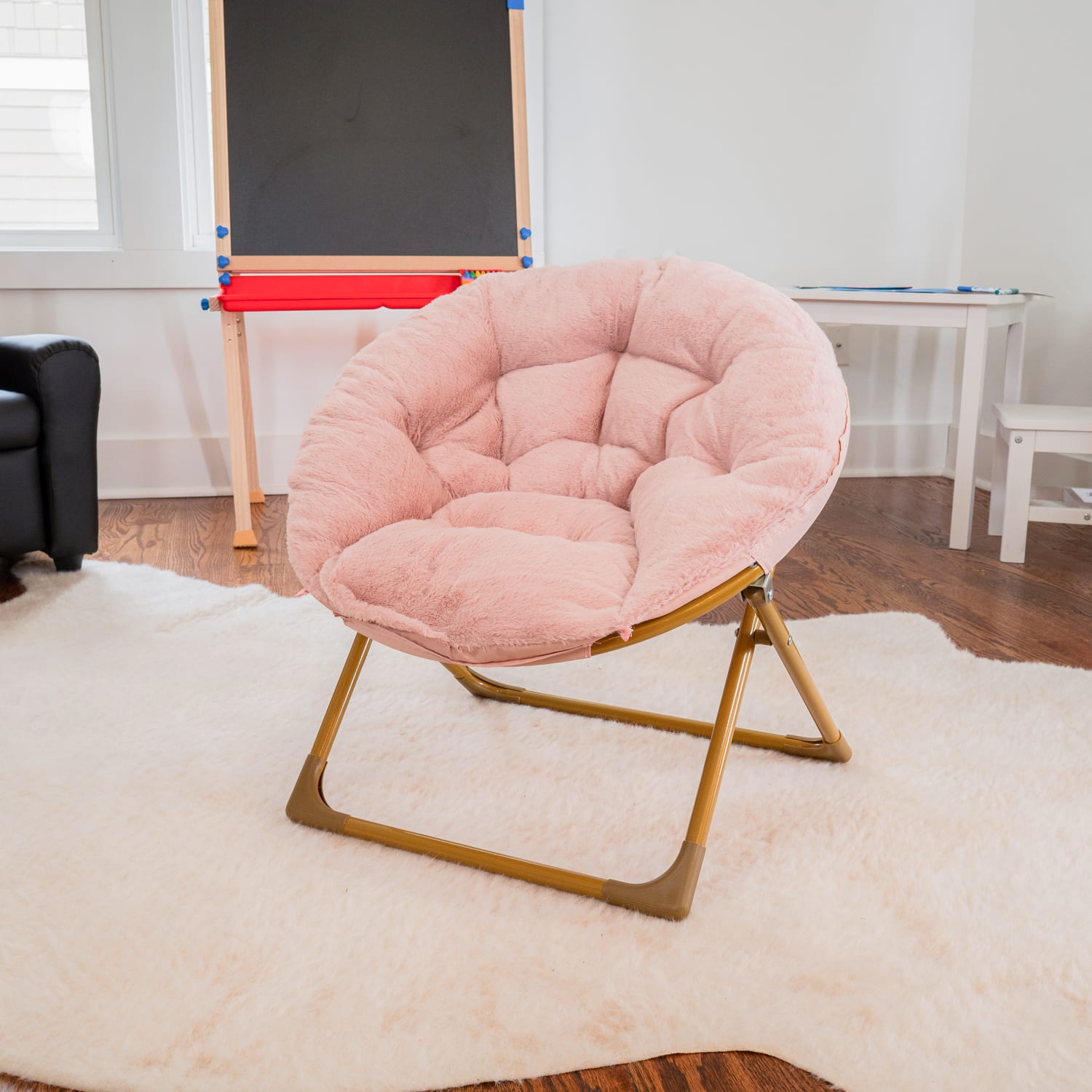 Flash Furniture Gwen  23in Kids Cozy Mini Folding Saucer Chair, Faux Fur Moon Chair for Toddlers and Bedroom, Blush Faux Fur/Soft Gold Frame - Image 5
