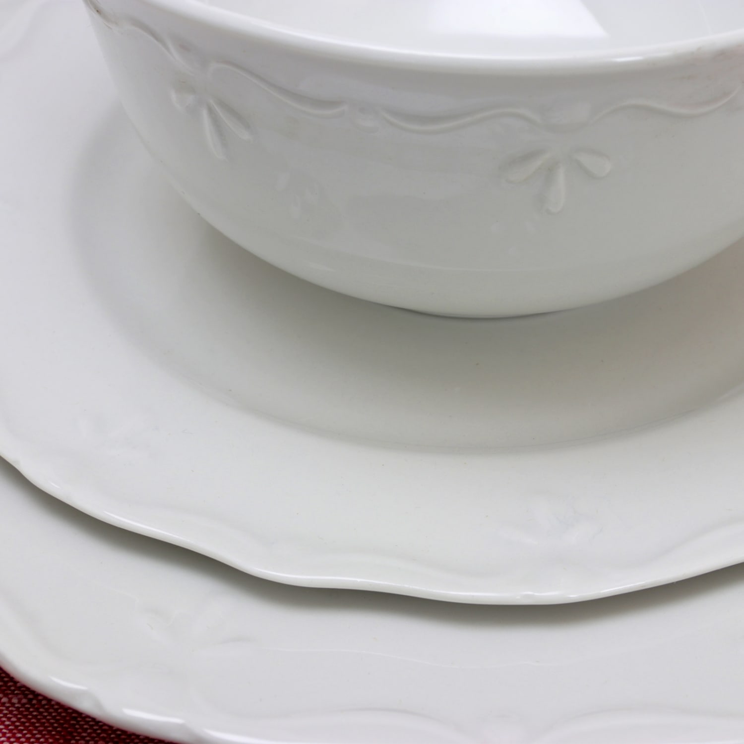 Gibson Home Fine Ceramic Scallop Buffet 12-Piece Dinnerware Set, White - Image 5
