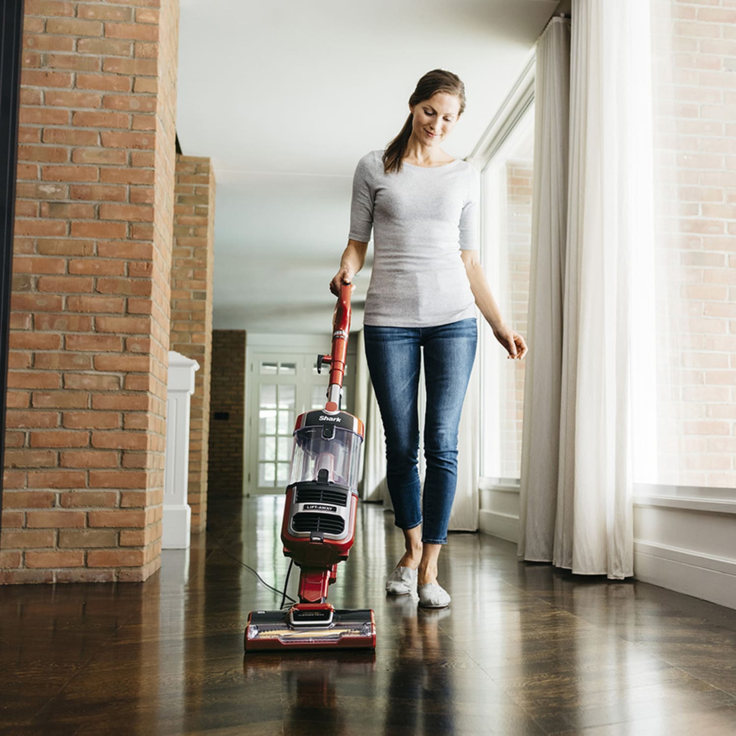 Shark Navigator Zero-M Lift-Away Speed HEPA Bagless Dry Upright Vacuum - Image 4