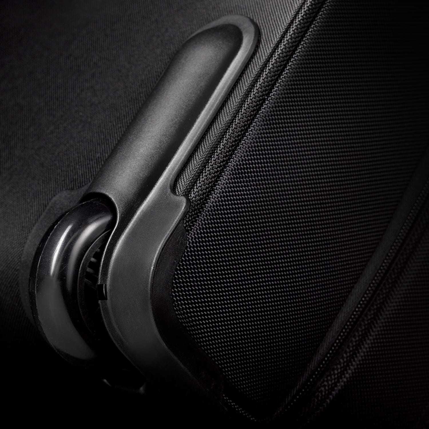 Solo New York Westside Rolling Overnight Case, Black - Image 5