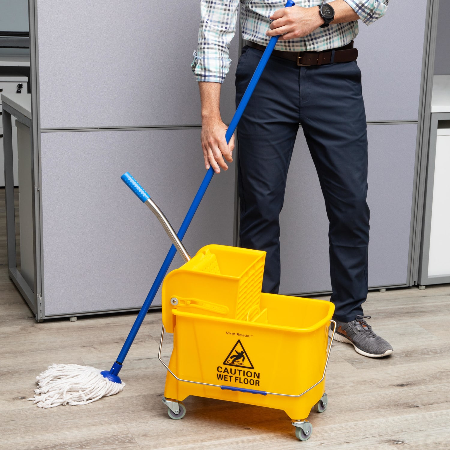 Mind Reader Mobile Heavy-Duty Mop Bucket With Upward Press Wringer, 5.5 Gallon, 24-1/2inH x 10-3/4inW x 16-1/4inD, Yellow - Image 4