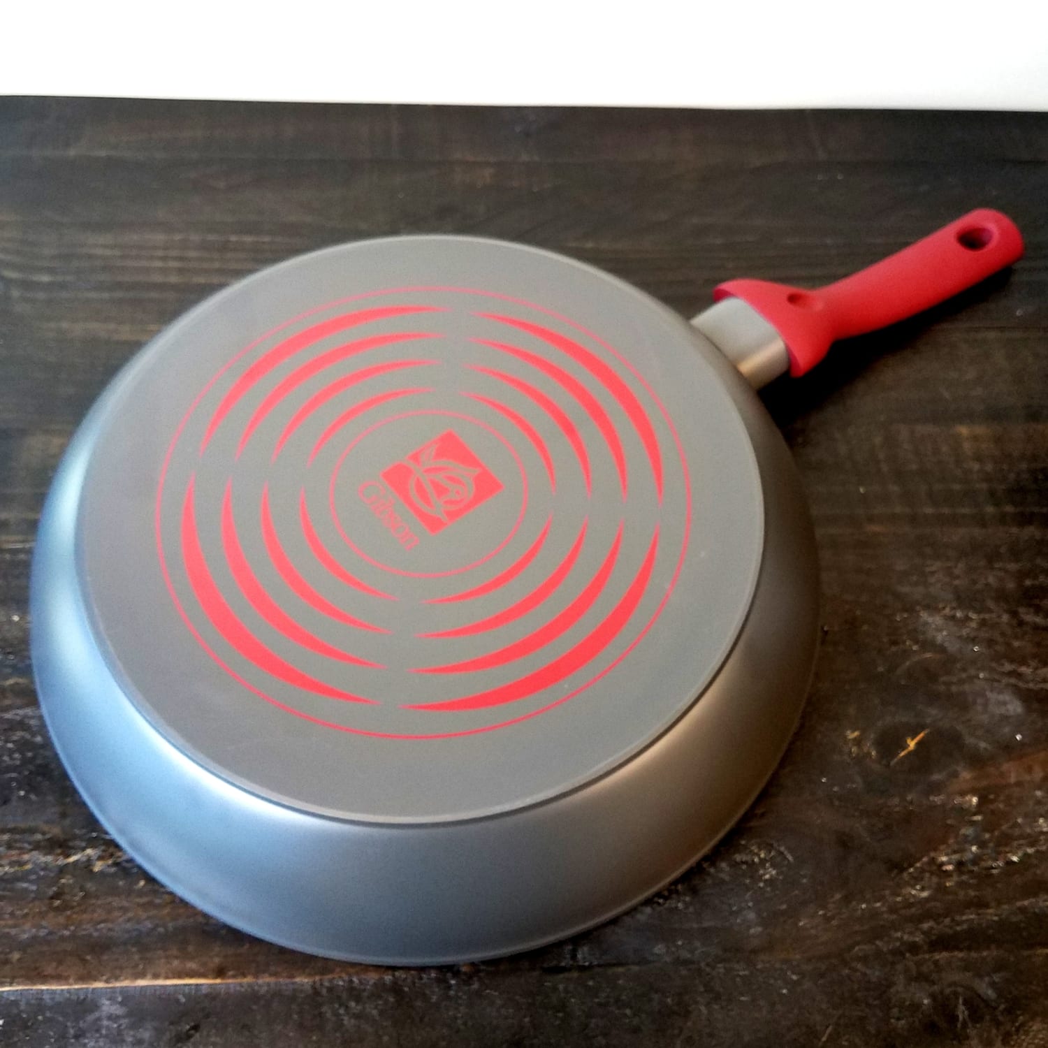 Gibson Home Marengo Aluminum Frying Pan, 12in, Red/Gray - Image 3