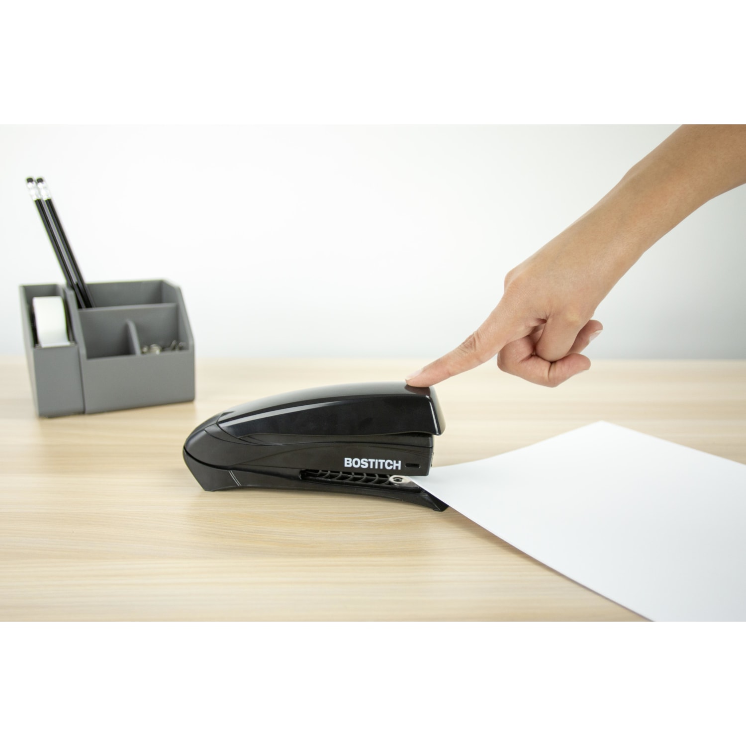 Bostitch Inspire Spring-Powered Desktop Stapler, 20 Sheets Capacity, Black - Image 3