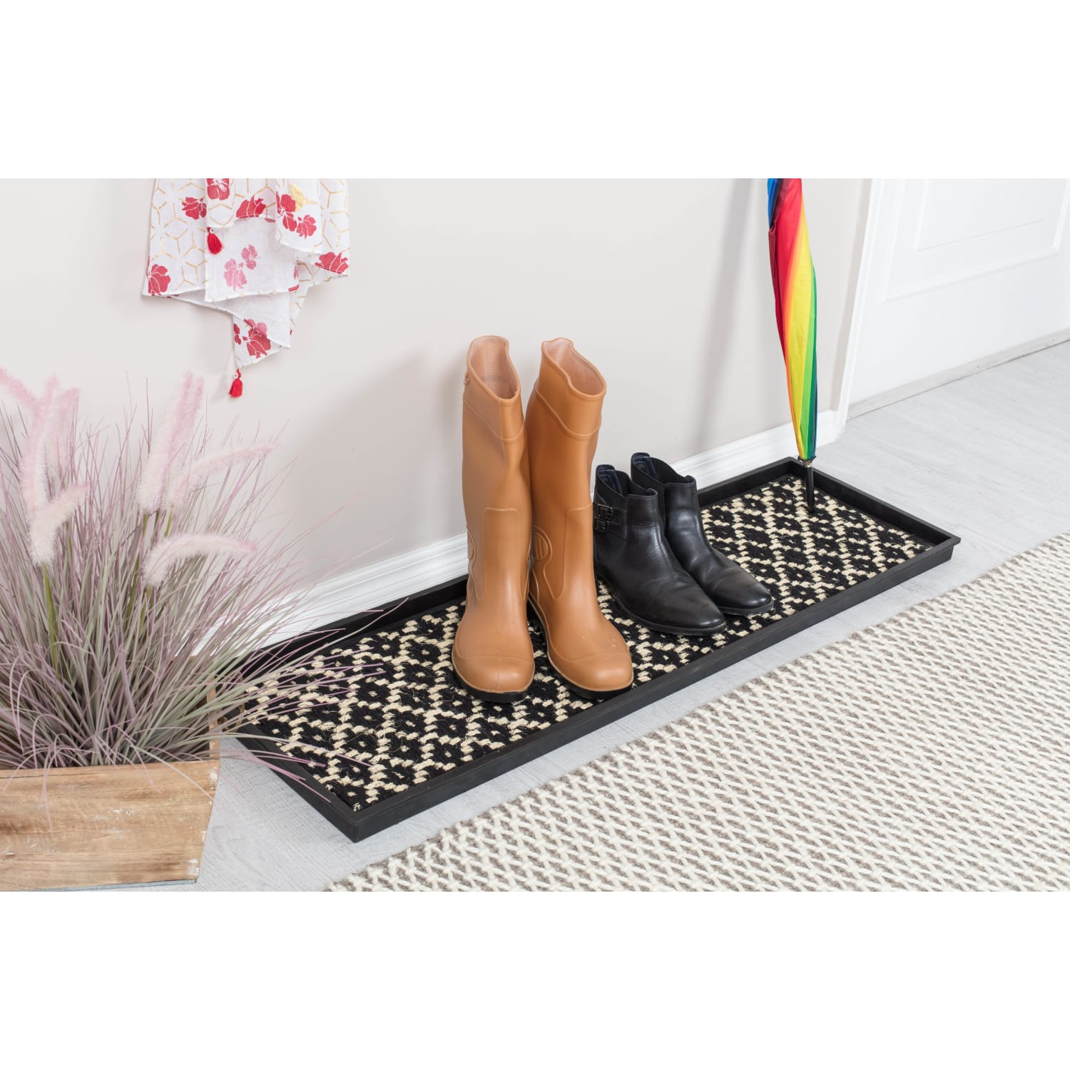 Anji Mountain 4-Pair Rubber Boot Tray, Black/Ivory - Image 3