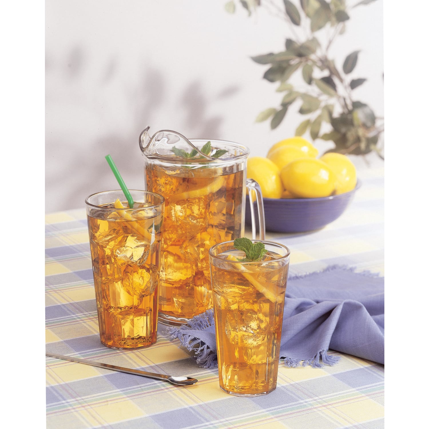 Cambro Newport Styrene Tumblers, 10 Oz, Clear, Pack Of 36 Tumblers - Image 3