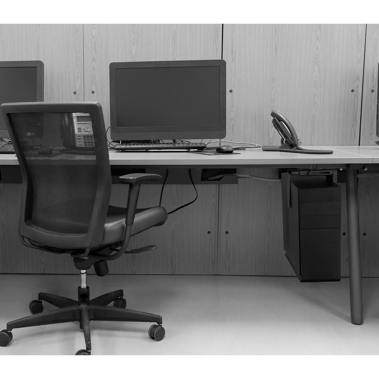 Mount-It! MI-7150 CPU Under Desk Mount Bracket, 3.5in to 8in W, Black - Image 6