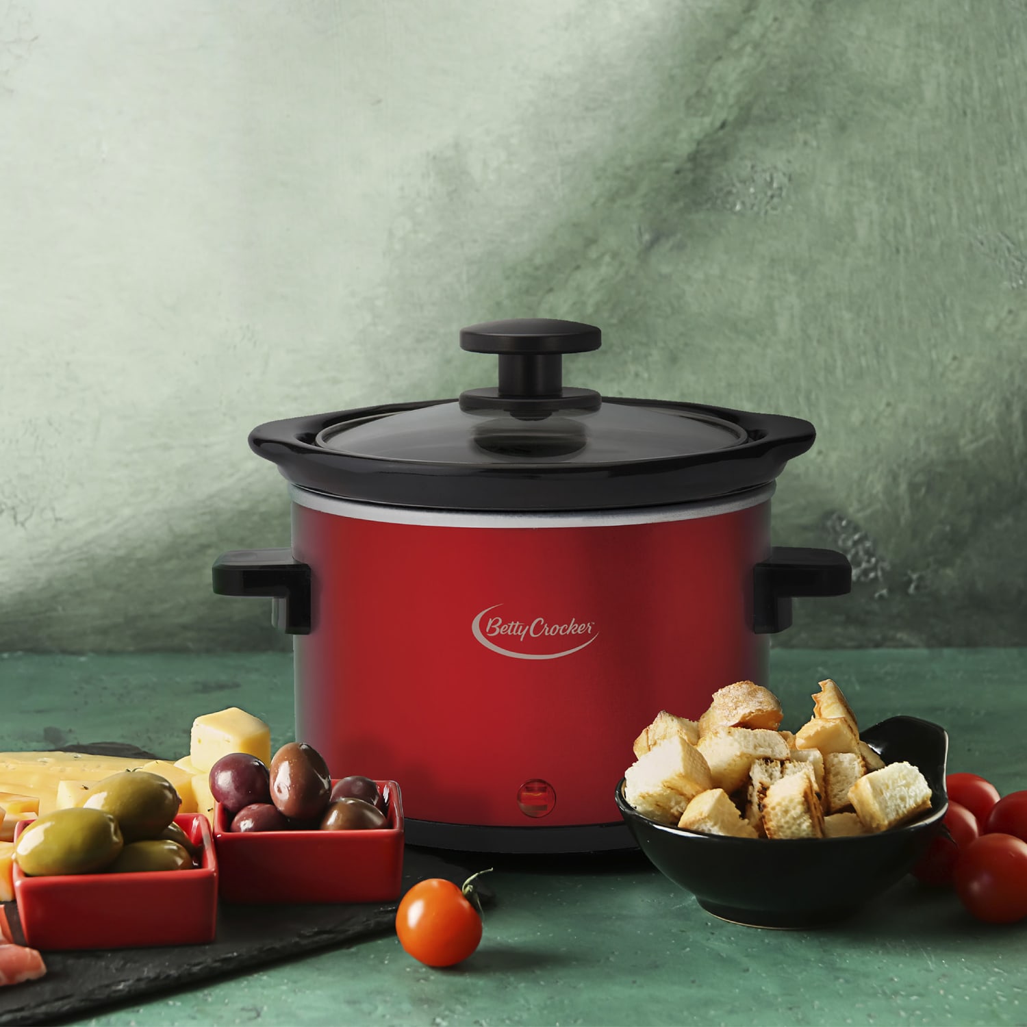 Betty Crocker 0.7-Quart Mini Warmer, Red - Image 5