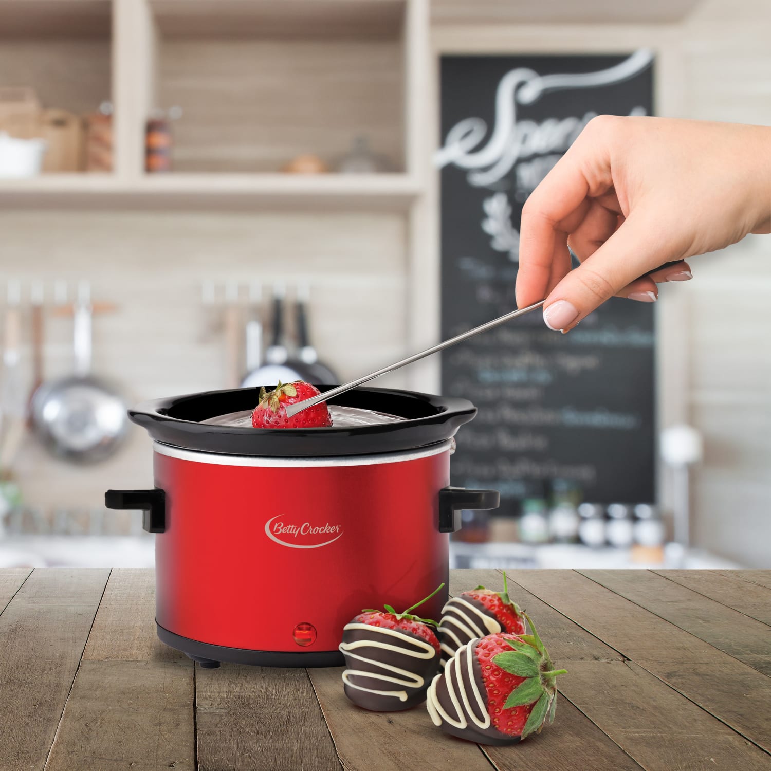 Betty Crocker 0.7-Quart Mini Warmer, Red - Image 6