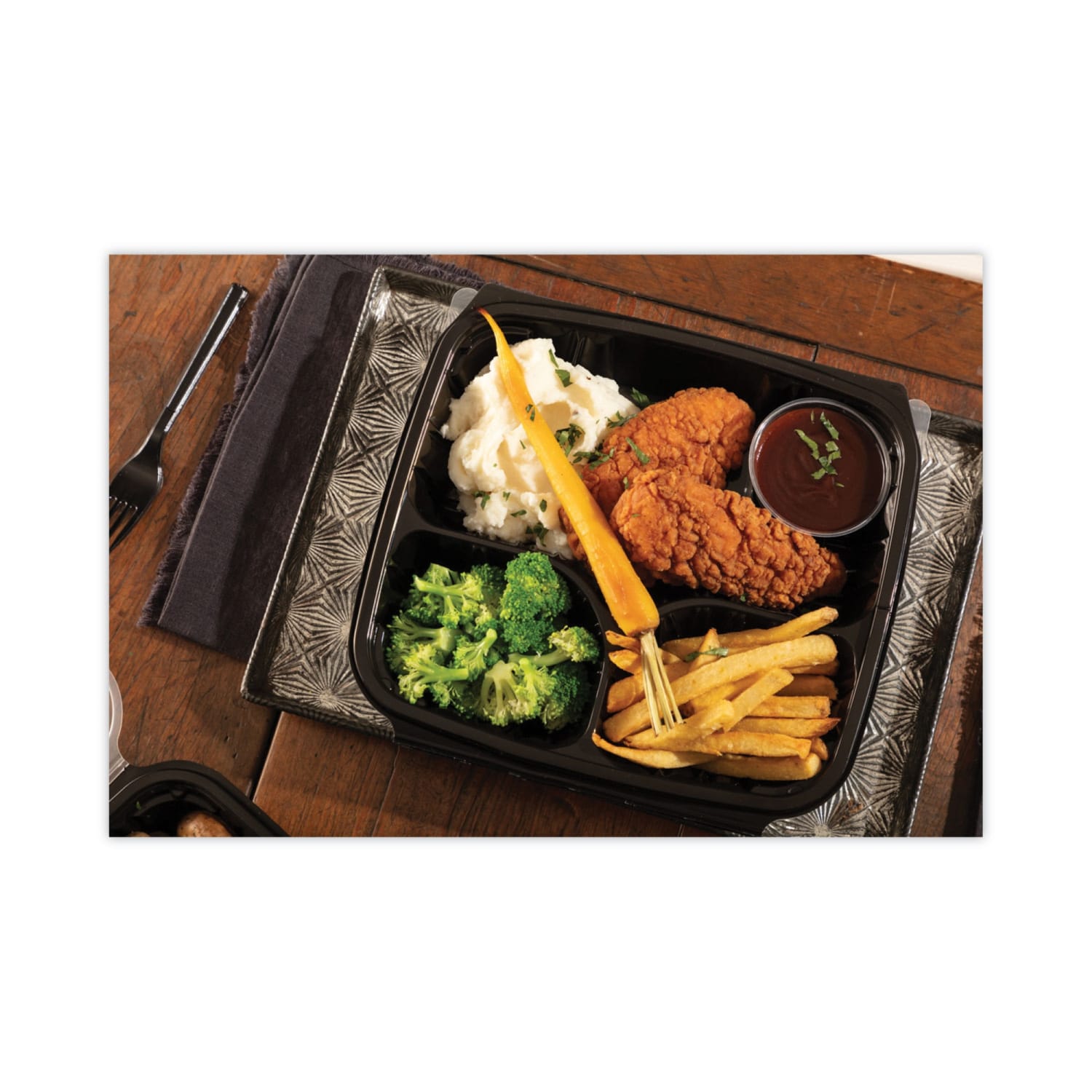 Pactiv Evergreen EarthChoice Vented Dual-Color Microwavable Hinged-Lid Containers, 3-Compartment, Black/Clear, 132 PK - DC109310B000 - Image 4