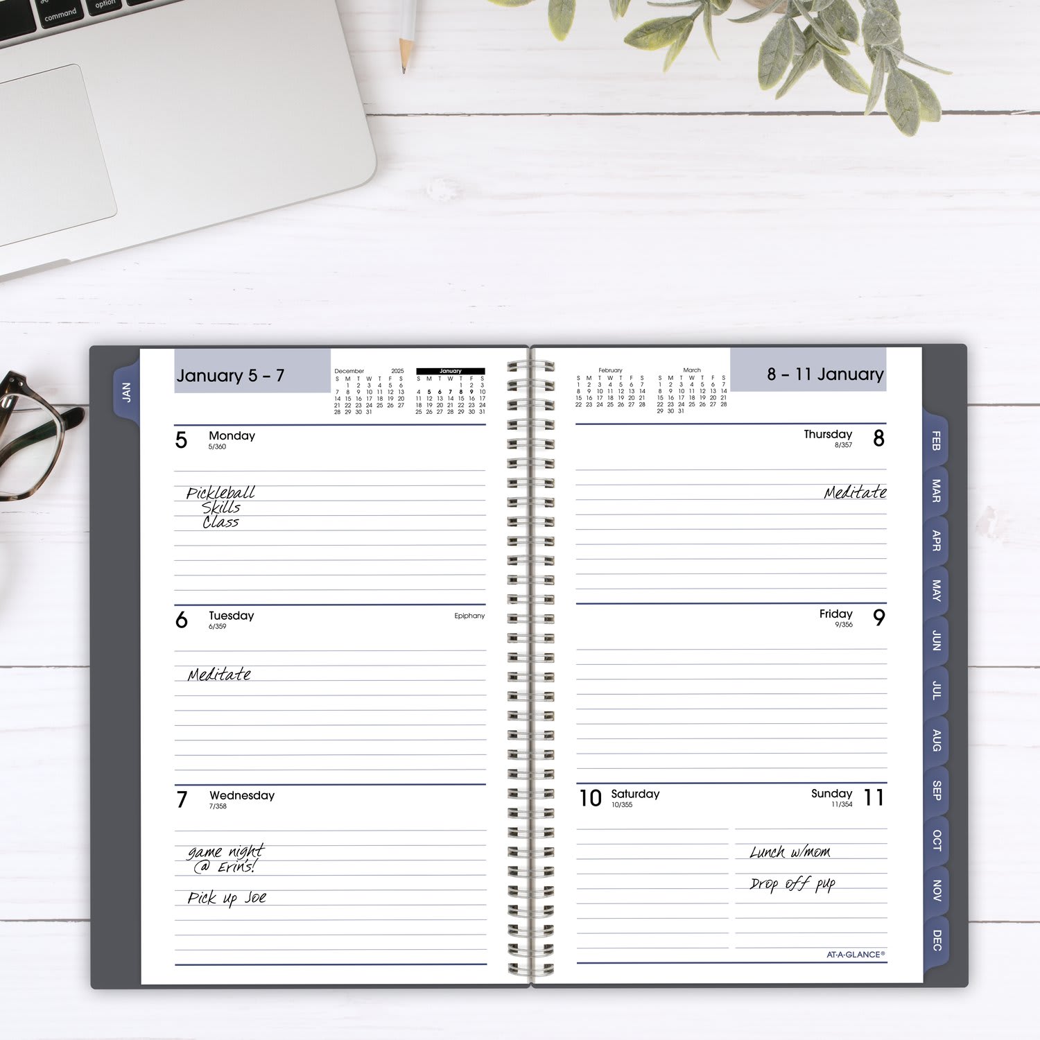 AT-A-GLANCE DayMinder 2026 Weekly Monthly Planner, Gray, Small, 5in x 8in - Image 3