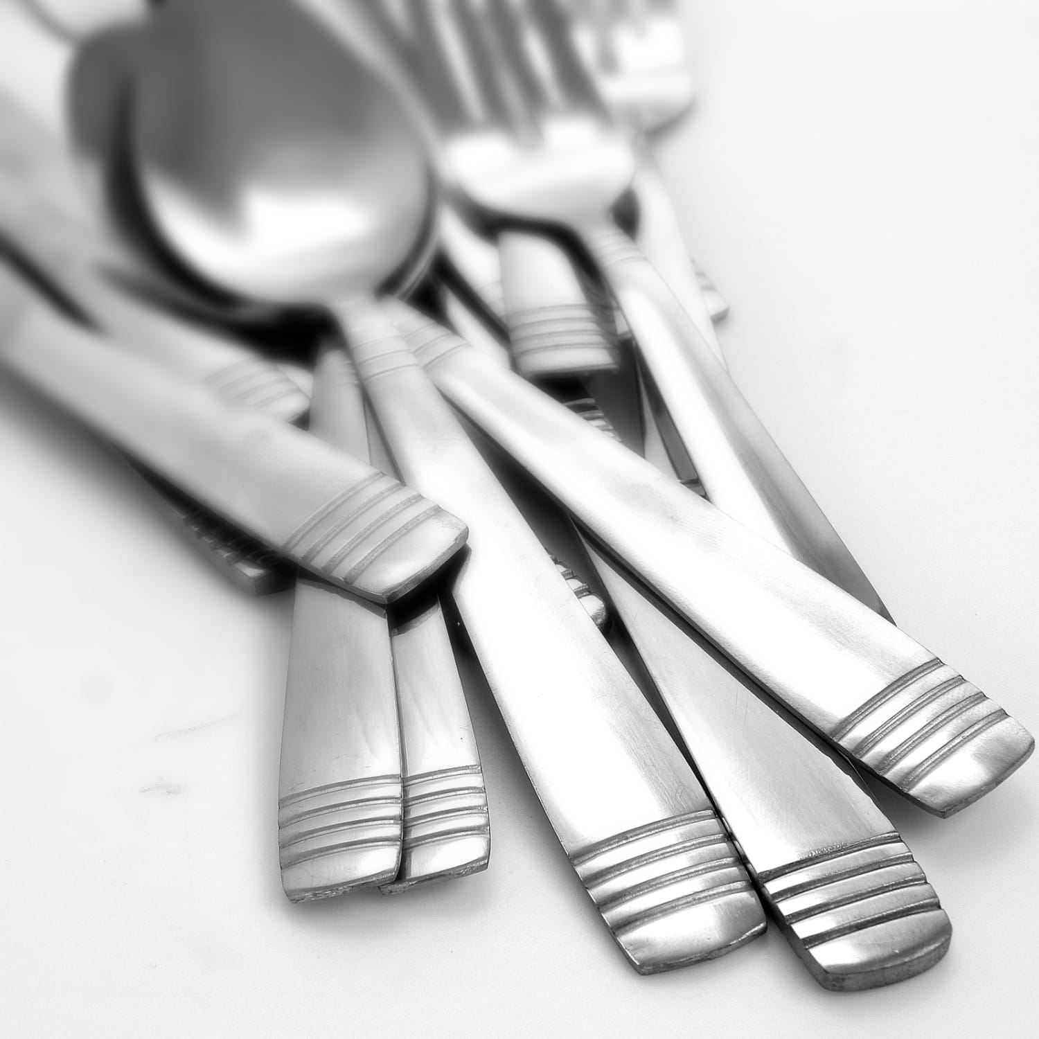 Gibson Palmore Plus 24-Piece Stainless-Steel Flatware Set - Image 3