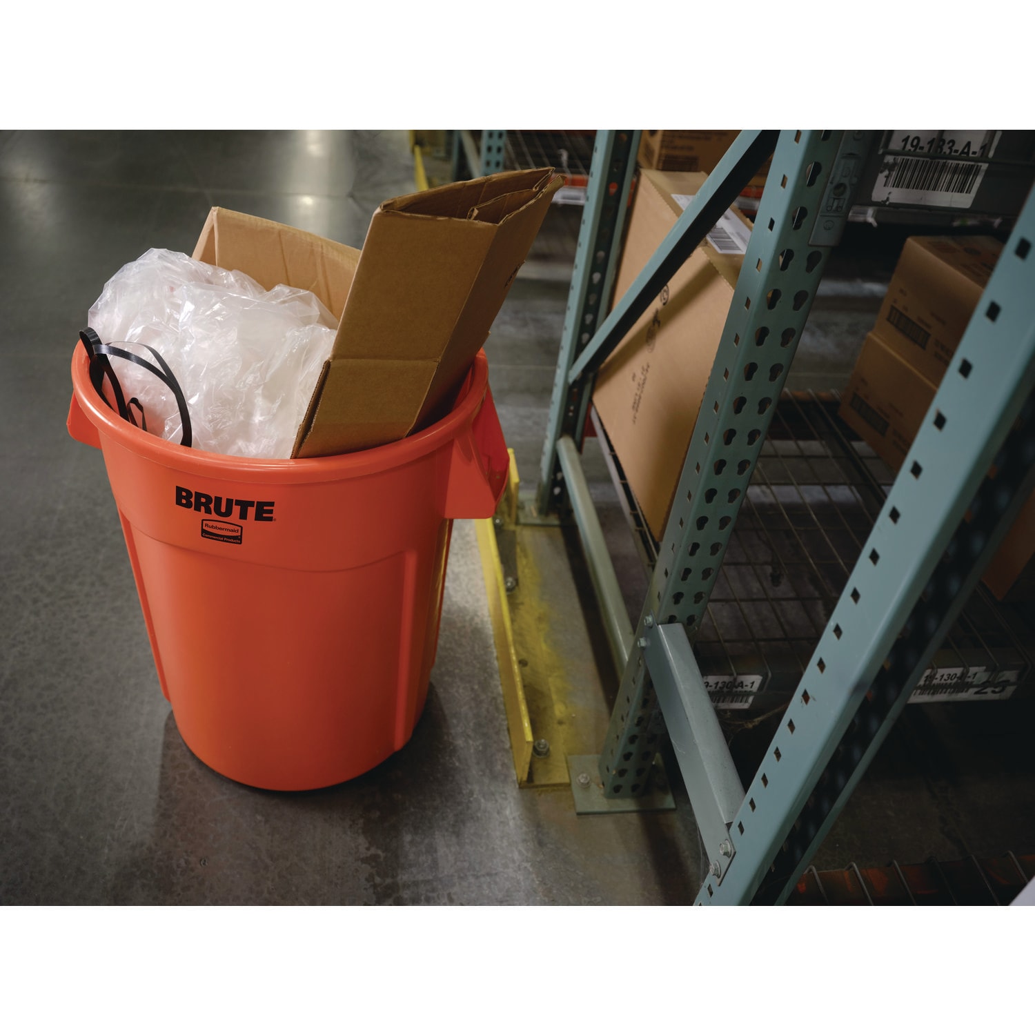 Rubbermaid Commercial Brute Round Container, 32 gal, Resin, Orange - Image 5