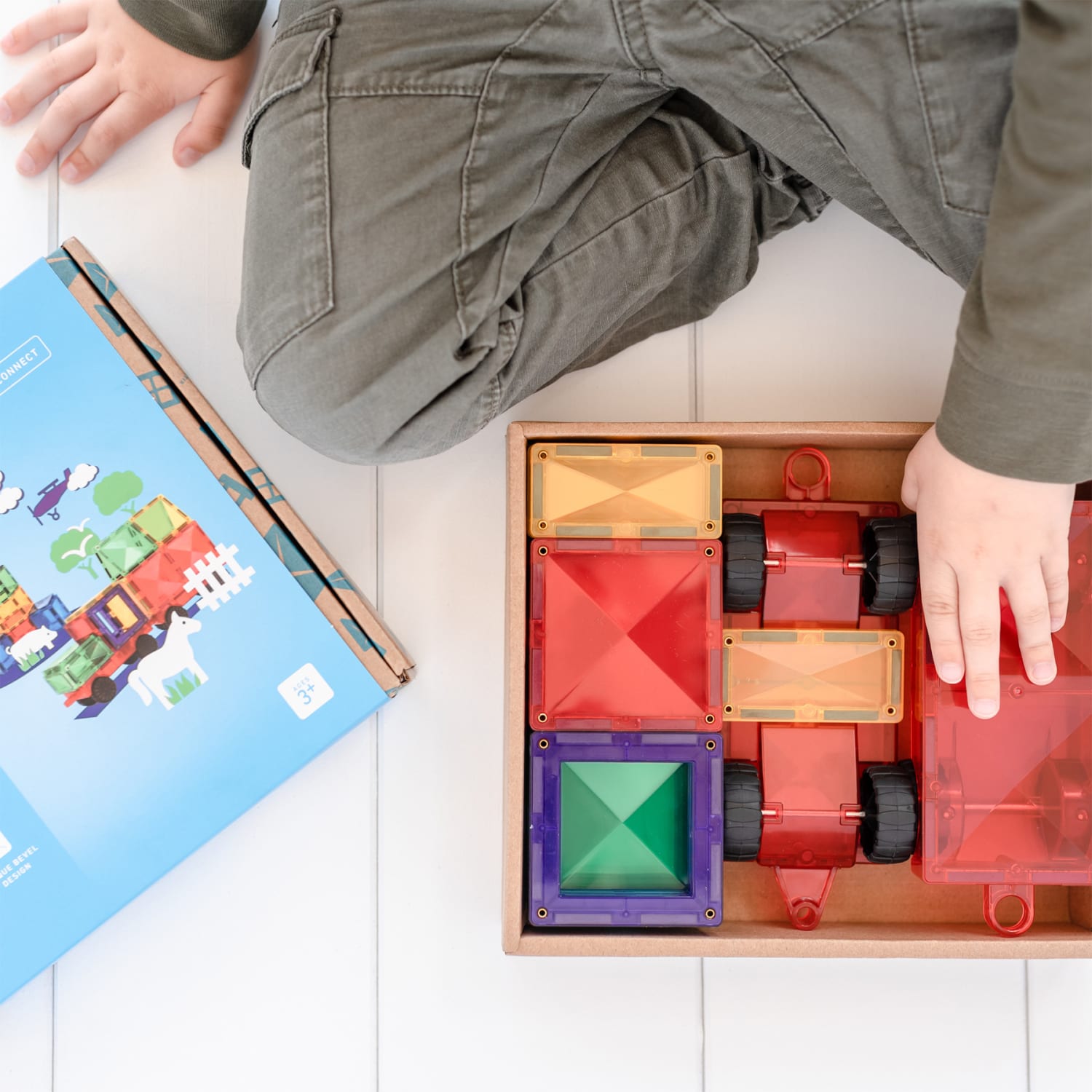 Connetix Magnetic Tiles Rainbow Motion Pack, 24 Pieces - Image 4