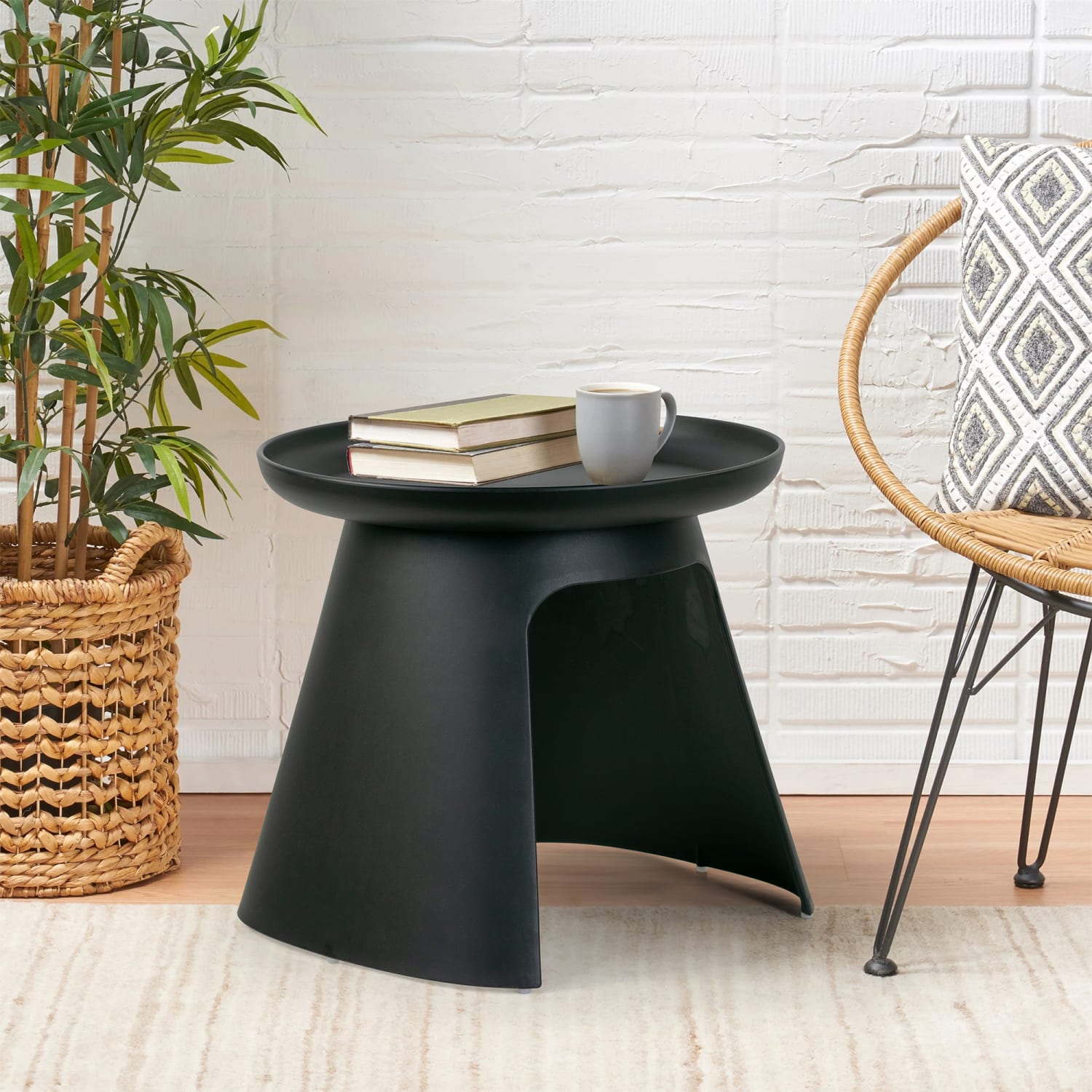 Glamour Home Balius Plastic Round End Table, 18-1/4inH x 19-1/2inW x 19-1/2inD, Black - Image 3