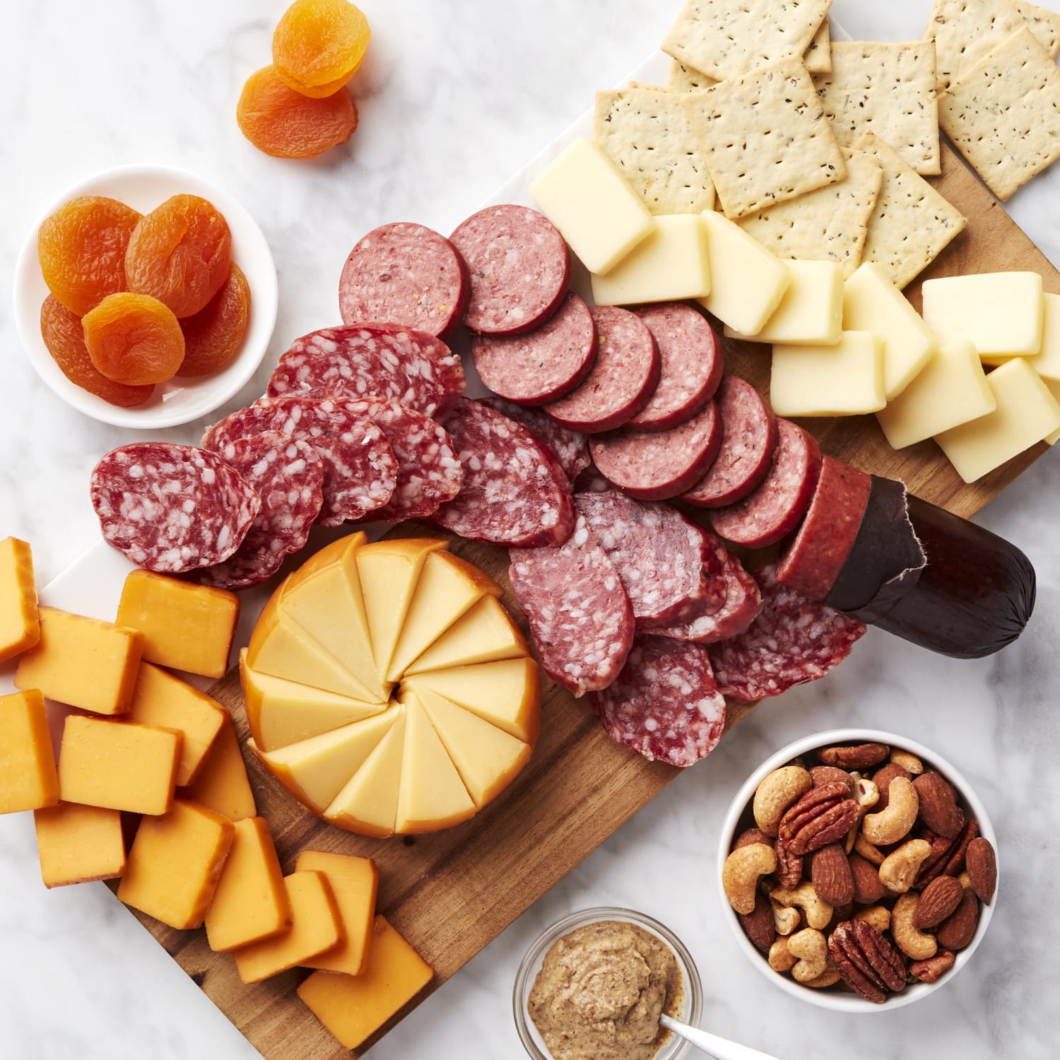 Hickory Farms - Premium Meat and Cheese Gift Crate - 9 items - Image 4