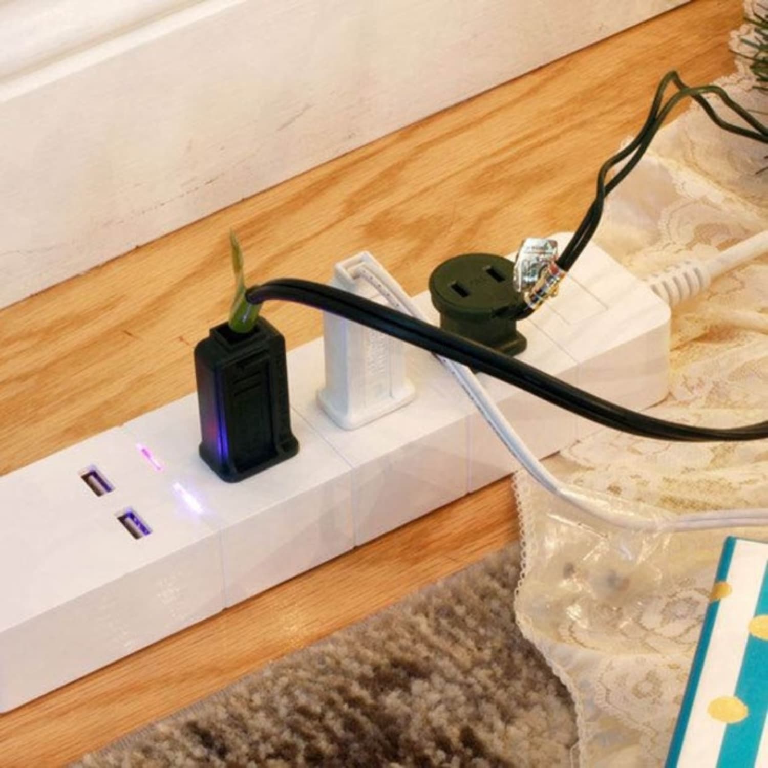 Aluratek 3-Outlet Surge Suppressor/Protector - 3 x AC Power, 2 x USB - Image 6