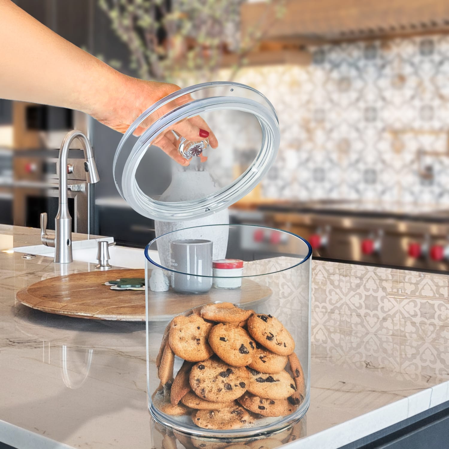 Azar Displays Small Round Candy Bin With Acrylic Lid, 1.34 Gallons, Clear - Image 6