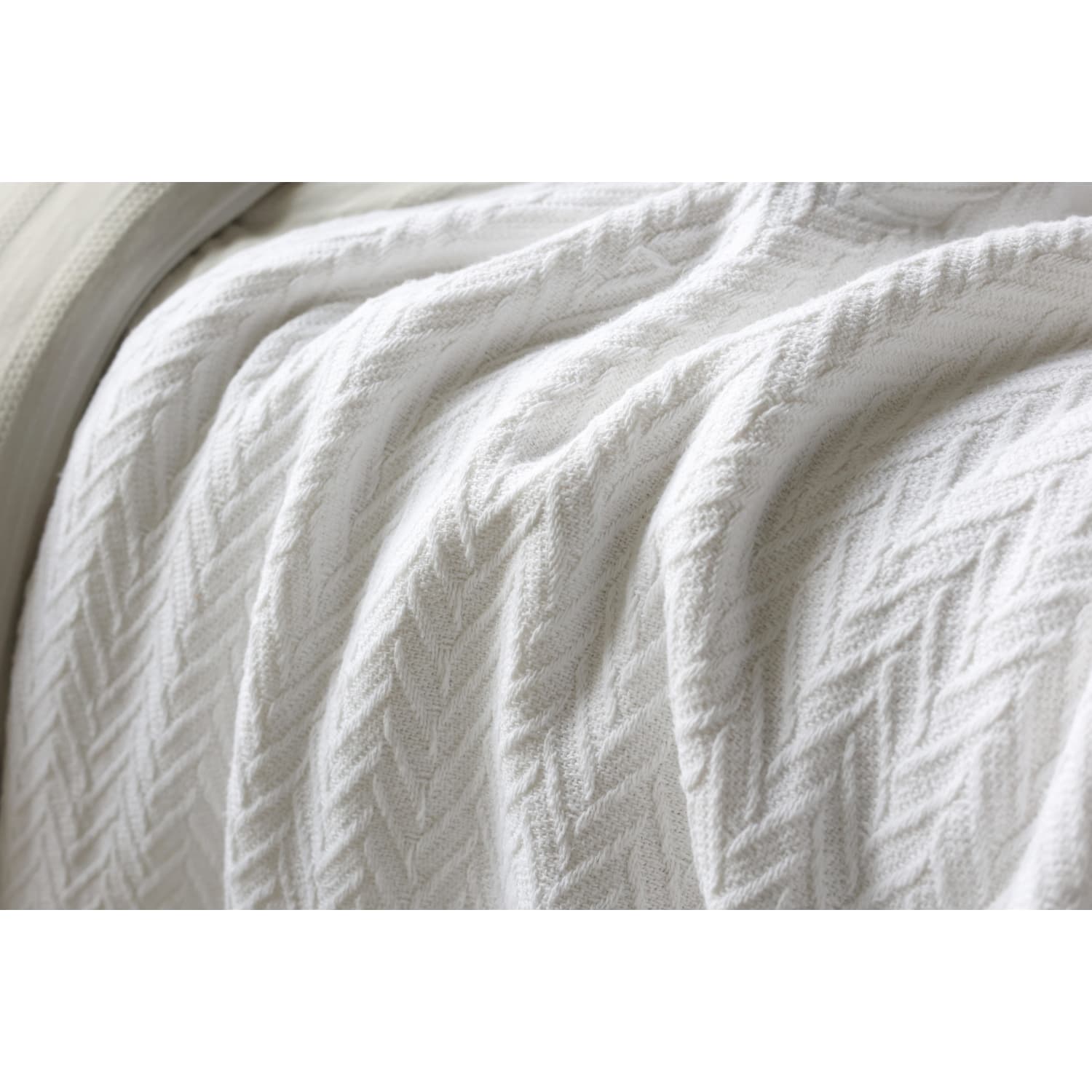 1888 Mills Magnificence Blankets, Twin Size, White, Pack Of 2 Blankets - Image 4