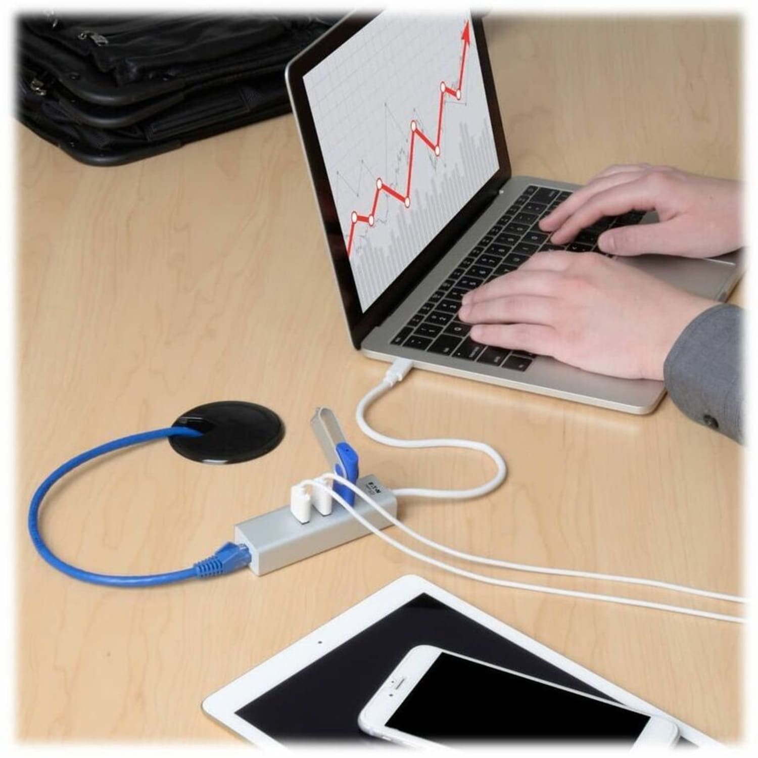 Eaton Tripp Lite series 3-Port USB 3.1 Gen 1 USB-C Portable Hub/Adapter, 3 USB-A Ports and Gigabit Ethernet Port, Thunderbolt 3 Compatible - Image 6