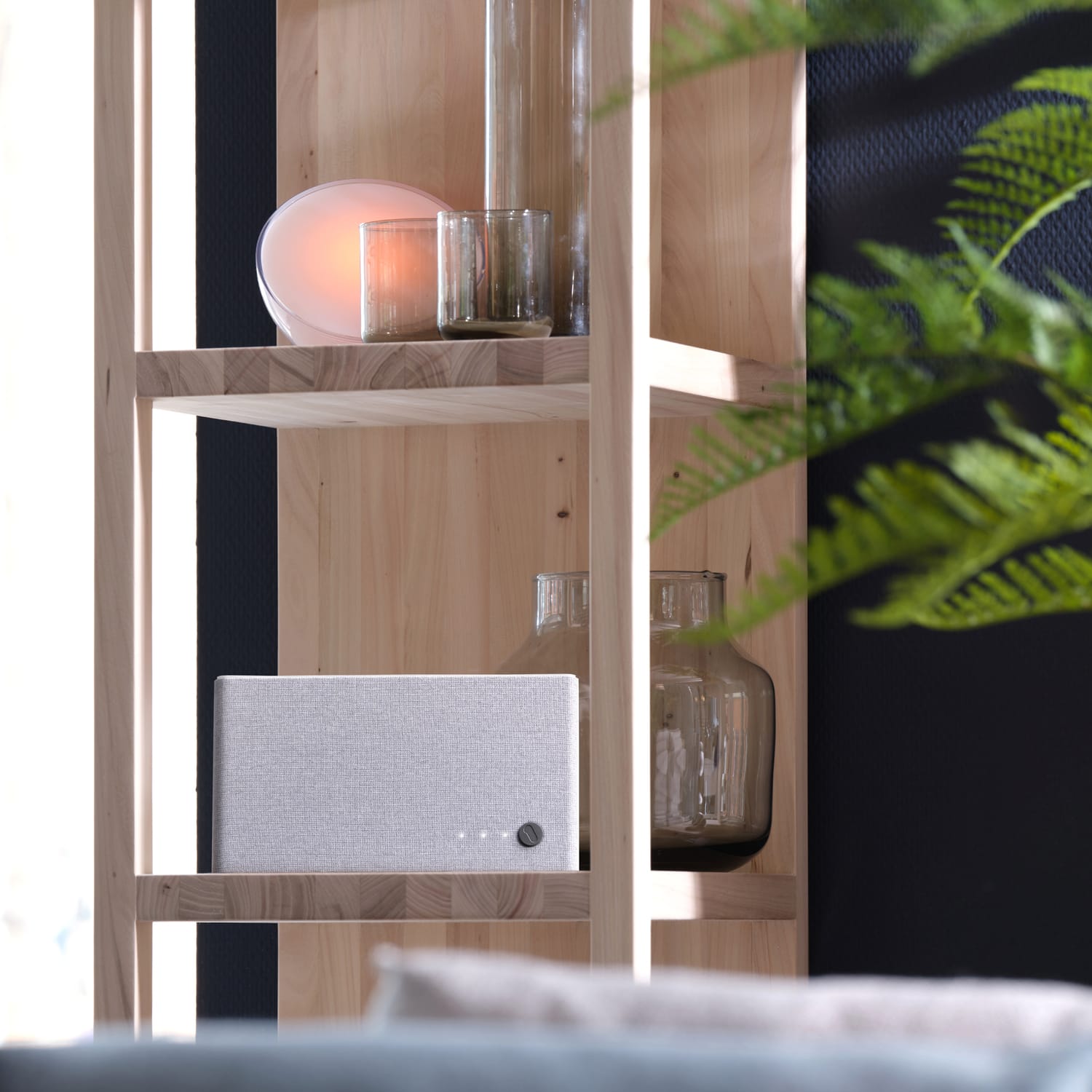 One For All Ultimate Gray Fabric Amplified Indoor Digital TV Antenna with up to 60-Mile Reception Range - Image 4