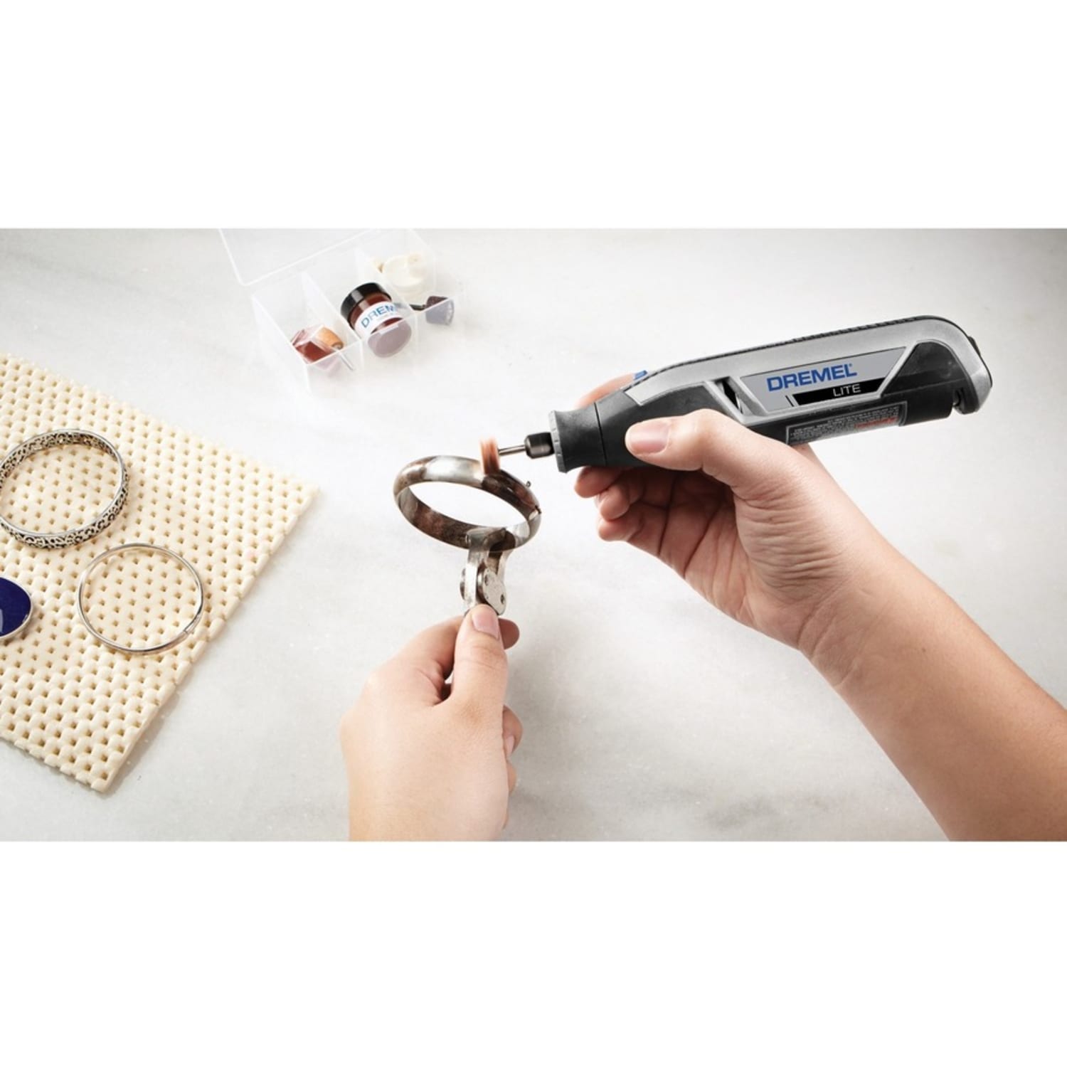 Dremel Lite - Sanding, Engraving25000 RPM - Battery Powered - Image 6