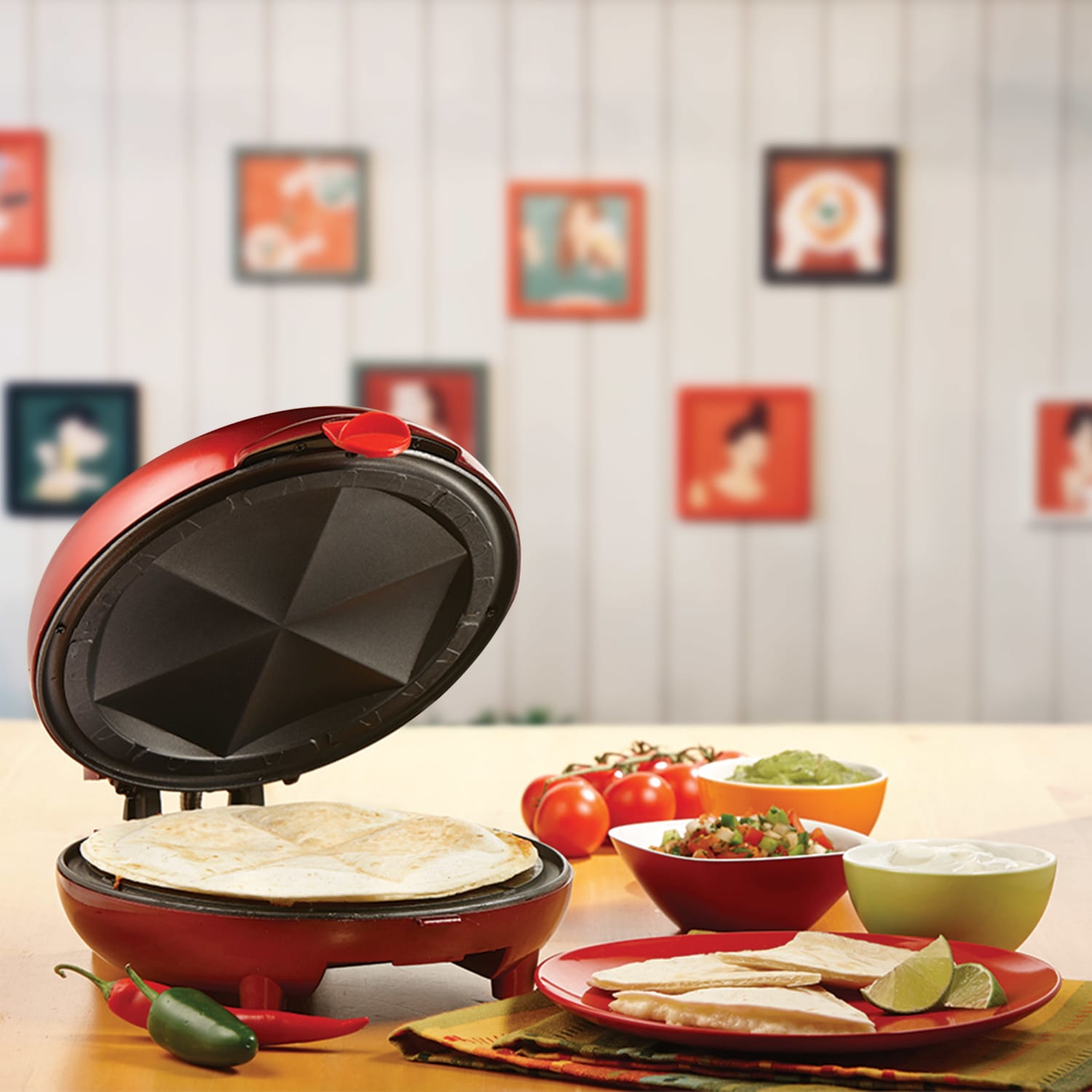Brentwood Quesadilla Maker, 6in x 14in x 14in, Red - Image 4