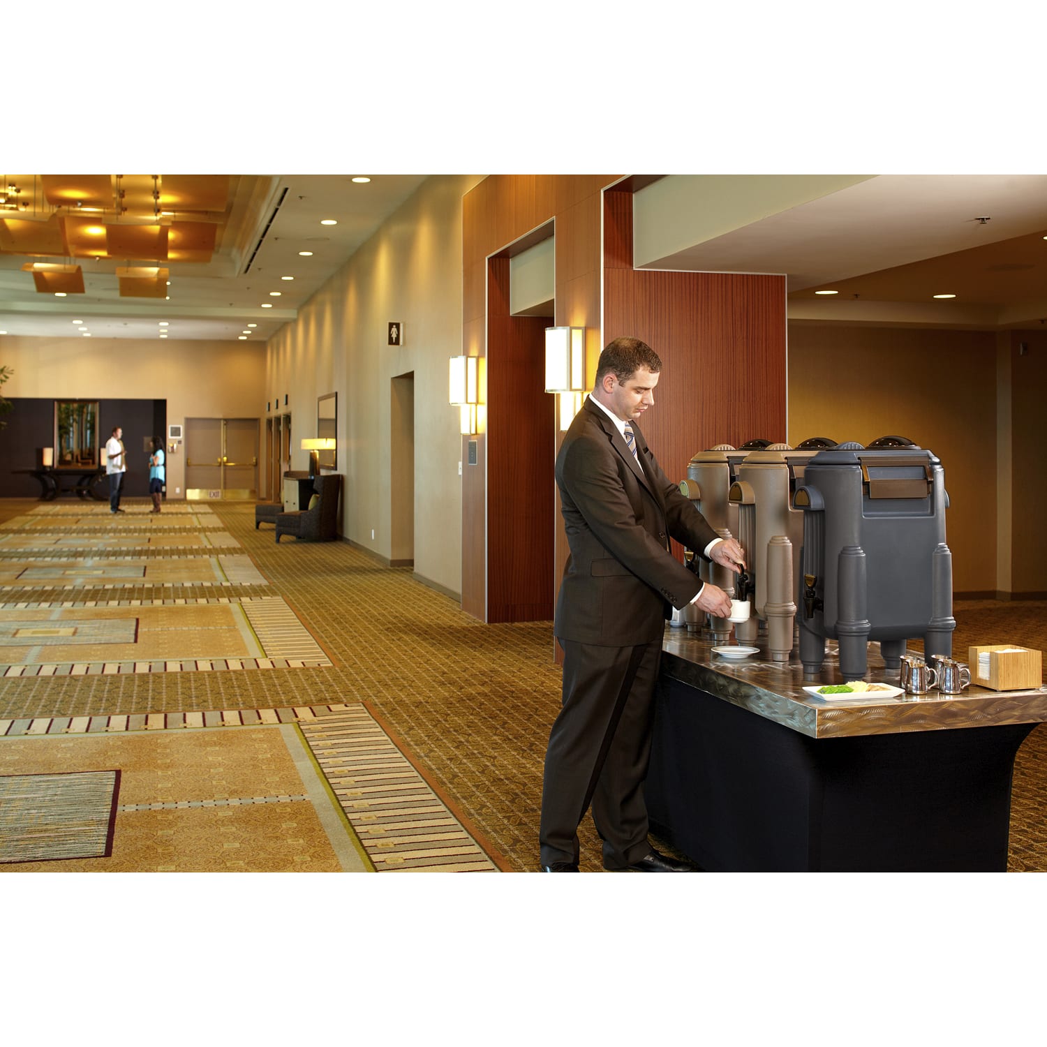 Cambro Camserver Beverage Dispenser, 5 Gallons, Black - Image 5