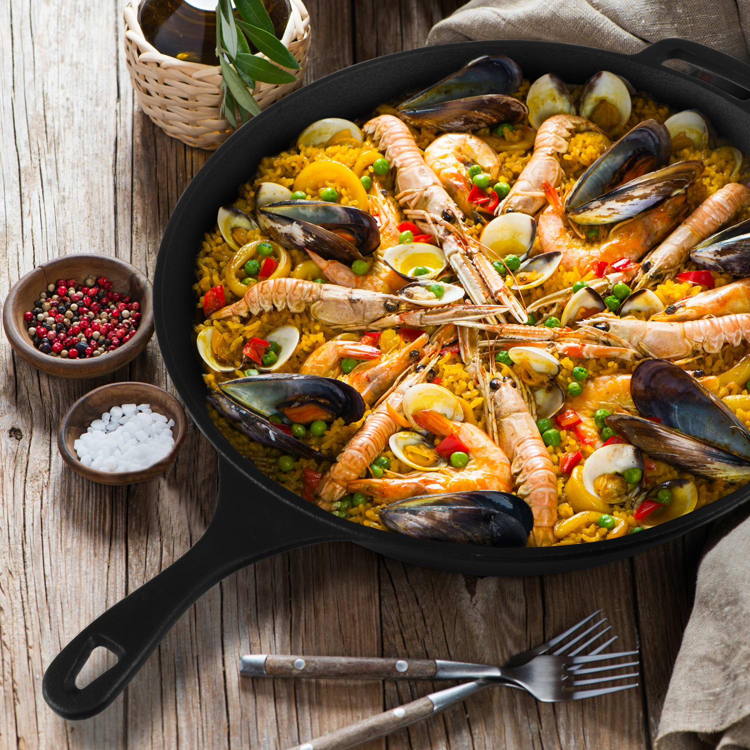 Commercial Chef 15in Cast Iron Skillet, Black - Image 5