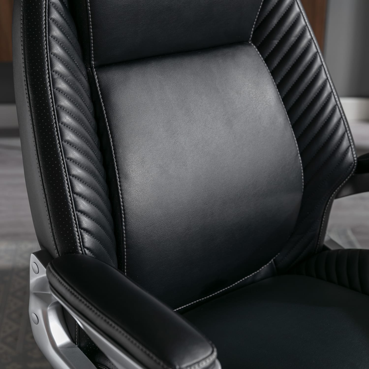Serta iComfort i6000 Ergonomic Bonded Leather High Back Executive Office Chair BlackSilver PopularChairscom