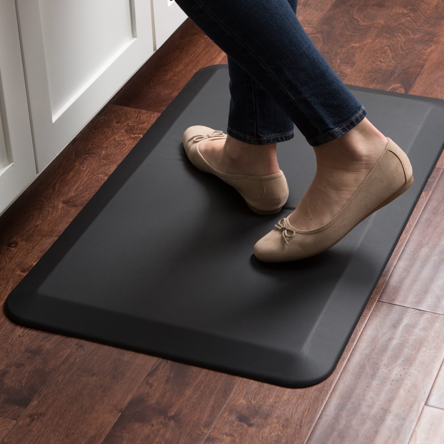 GelPro NewLife Designer Comfort Leather Grain Anti-Fatigue Floor Mat, 20in x 32in, Jet - Image 3