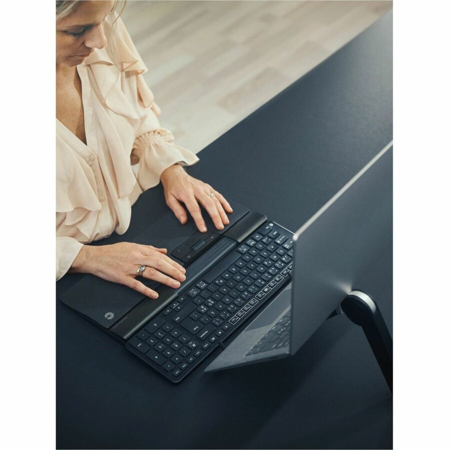 Contour Balance Keyboard - Wireless Connectivity - Compact - Windows, Mac OS X - PC, Mac - Plastic - AAA Battery Size Supported - Black - Image 6
