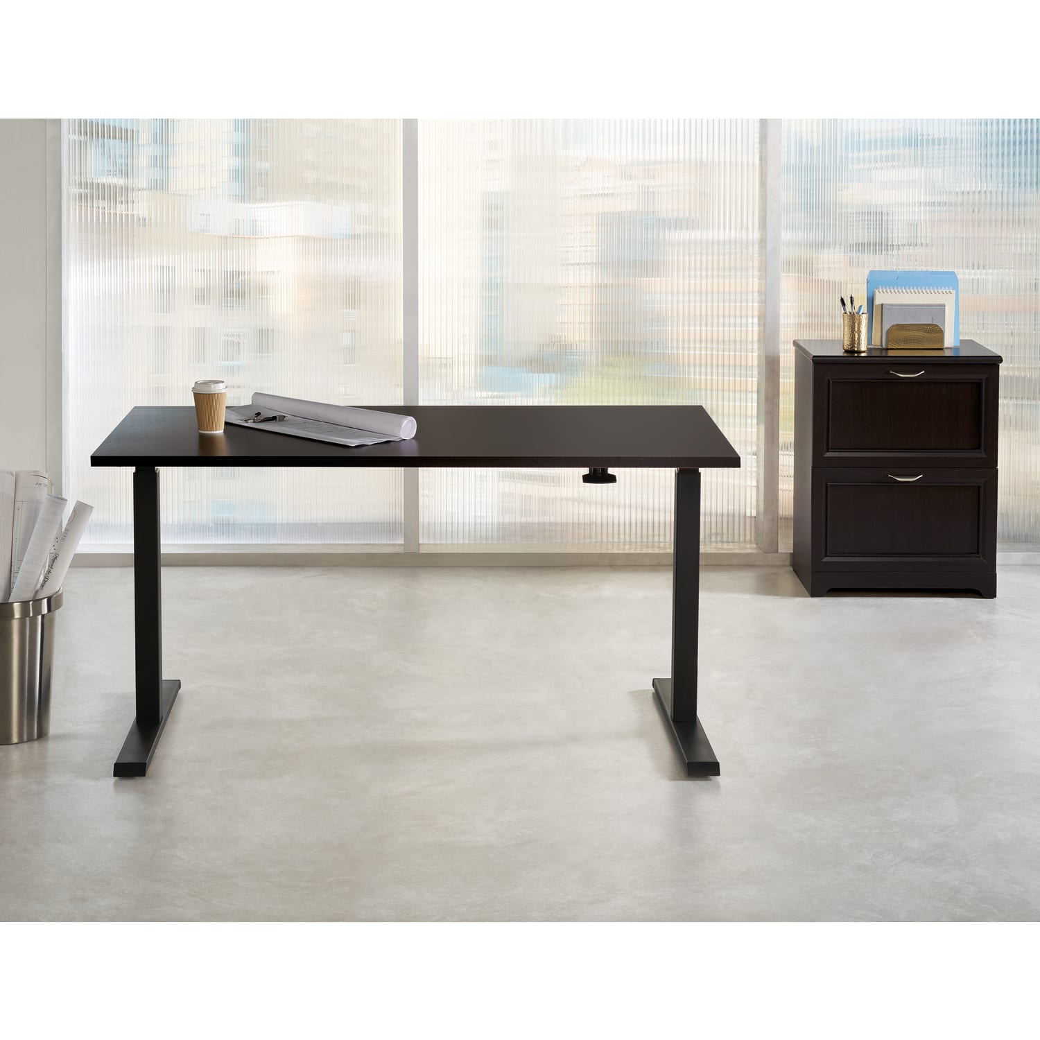 Realspace Magellan 60inW Pneumatic Height-Adjustable Standing Desk, Espresso - Image 5
