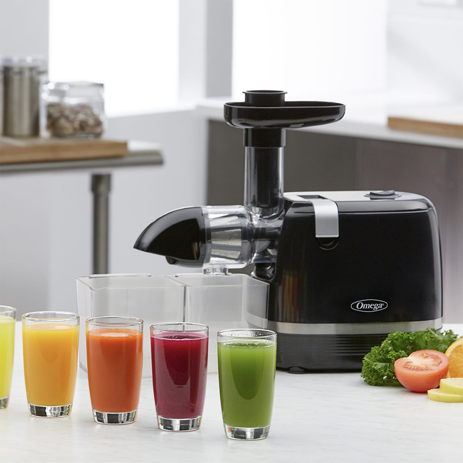 Omega H3000R Horizontal Cold Press Juicer, Black - Image 3