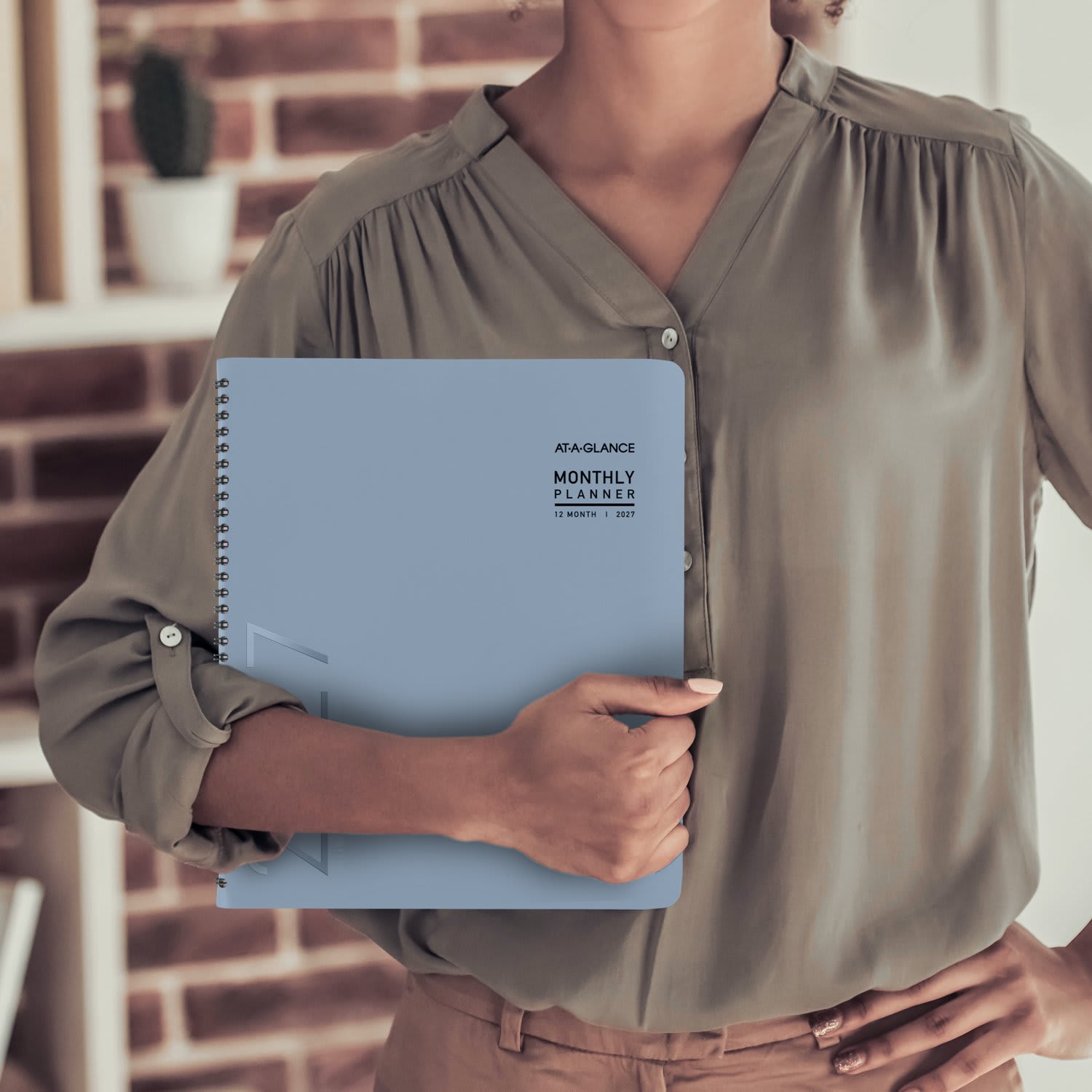AT-A-GLANCE Contemporary 2027 Monthly Planner, Drizzle, Large, 9in x 11in - Image 5