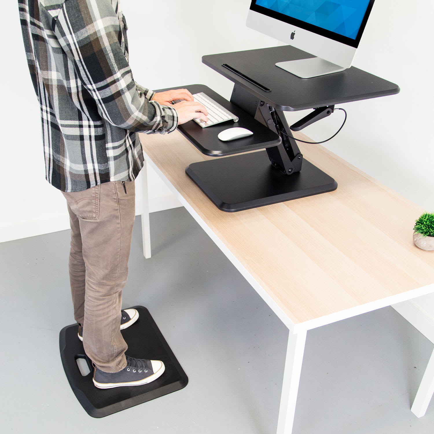 Mount-It! MI-STP109 Active Essentials Ergonomic 2-Piece Office Desk Riser Bundle - Image 3