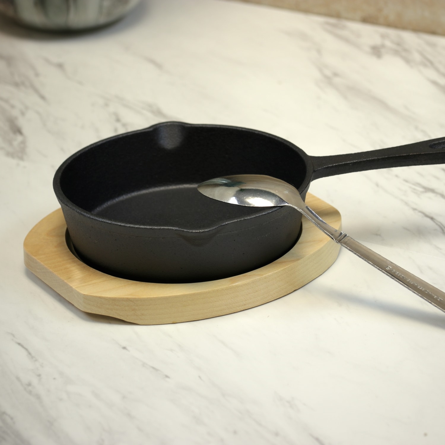 Gibson Home Campton Mini Round Cast Iron Frying Pan, Black - Image 3