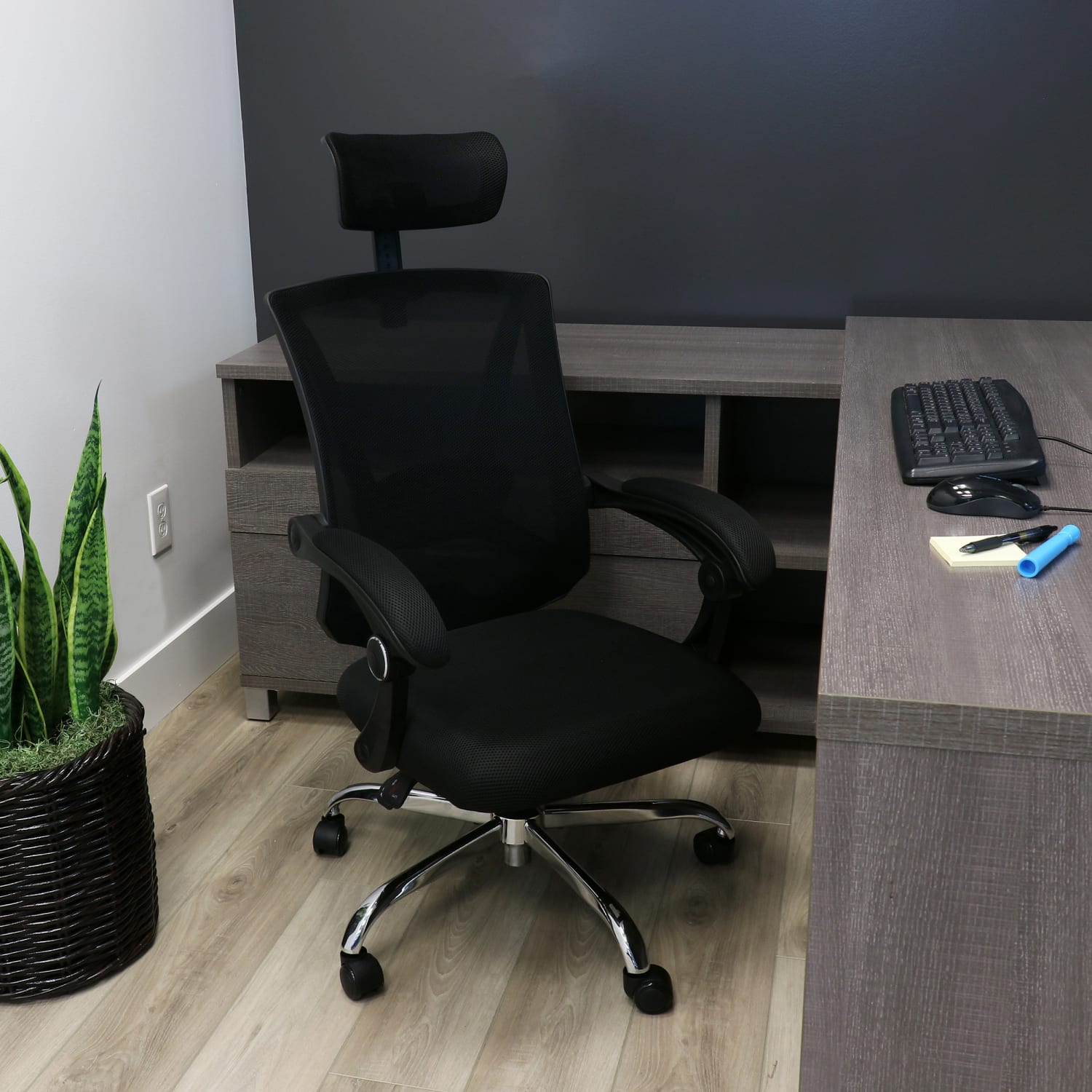 Elama Ergonomic Mesh Full-Back Adjustable Office Task Chair With Headrest, Black - Image 6