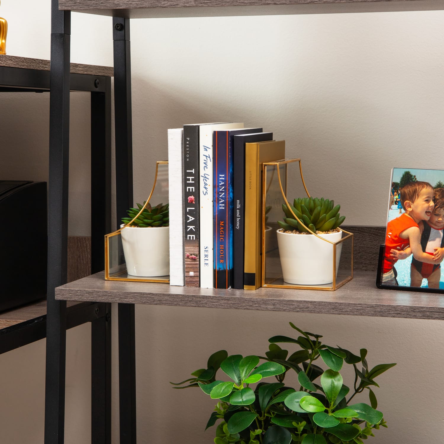 Mind Reader Decorative Bookends, 6-1/4inH x 3-3/4inW, Gold, Set Of 2 Bookends - Image 6