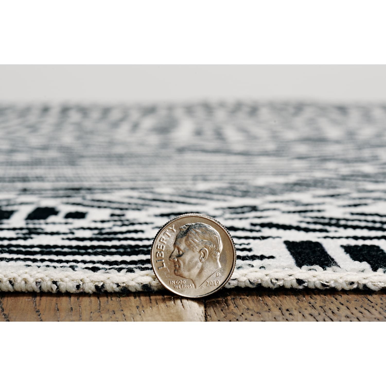 Linon Washable Indoor Rug, Hecate, 5ft x 7ft, Ivory/Black - Image 6