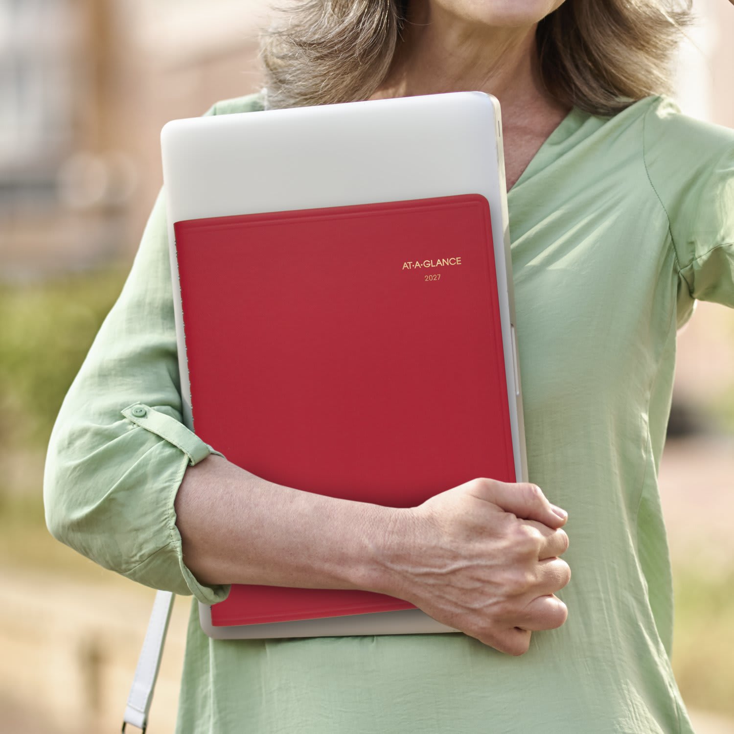 AT-A-GLANCE 2027 Weekly Appointment Book Planner, Red, Large, 8 1/4in x 11in - Image 4