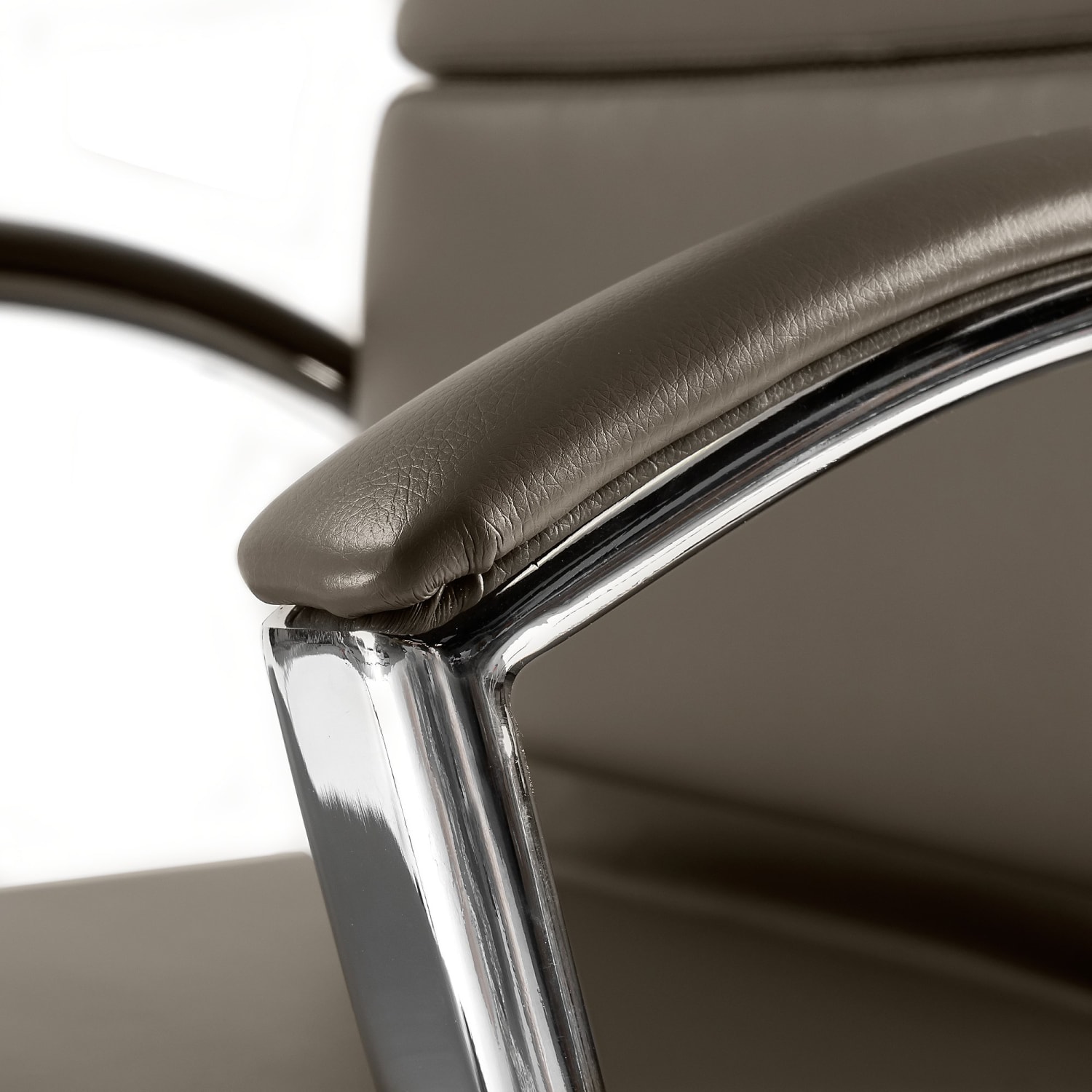 Bush Business Furniture Modelo Bonded Leather High-Back Office Chair, Wash Gray, Standard Delivery - Image 5