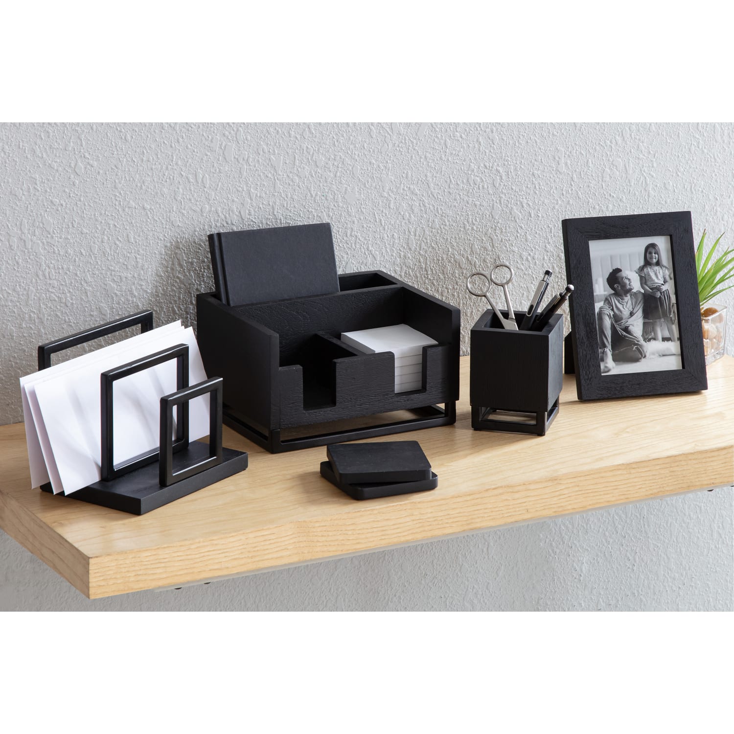 Realspace Acadia Wood Picture Frame, 5-3/4in x 7-3/4in, Matted For 4in x 6in, Black - Image 4