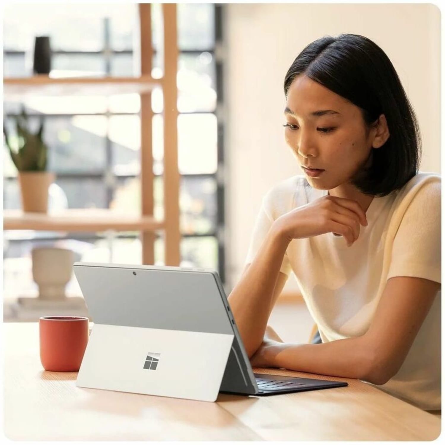 Microsoft Surface Pro (12th Edition) 13in Copilot+ PC Tablet, 32GB, 256GB SSD, Windows 11 Pro, Platinum, EP255174 - Image 5