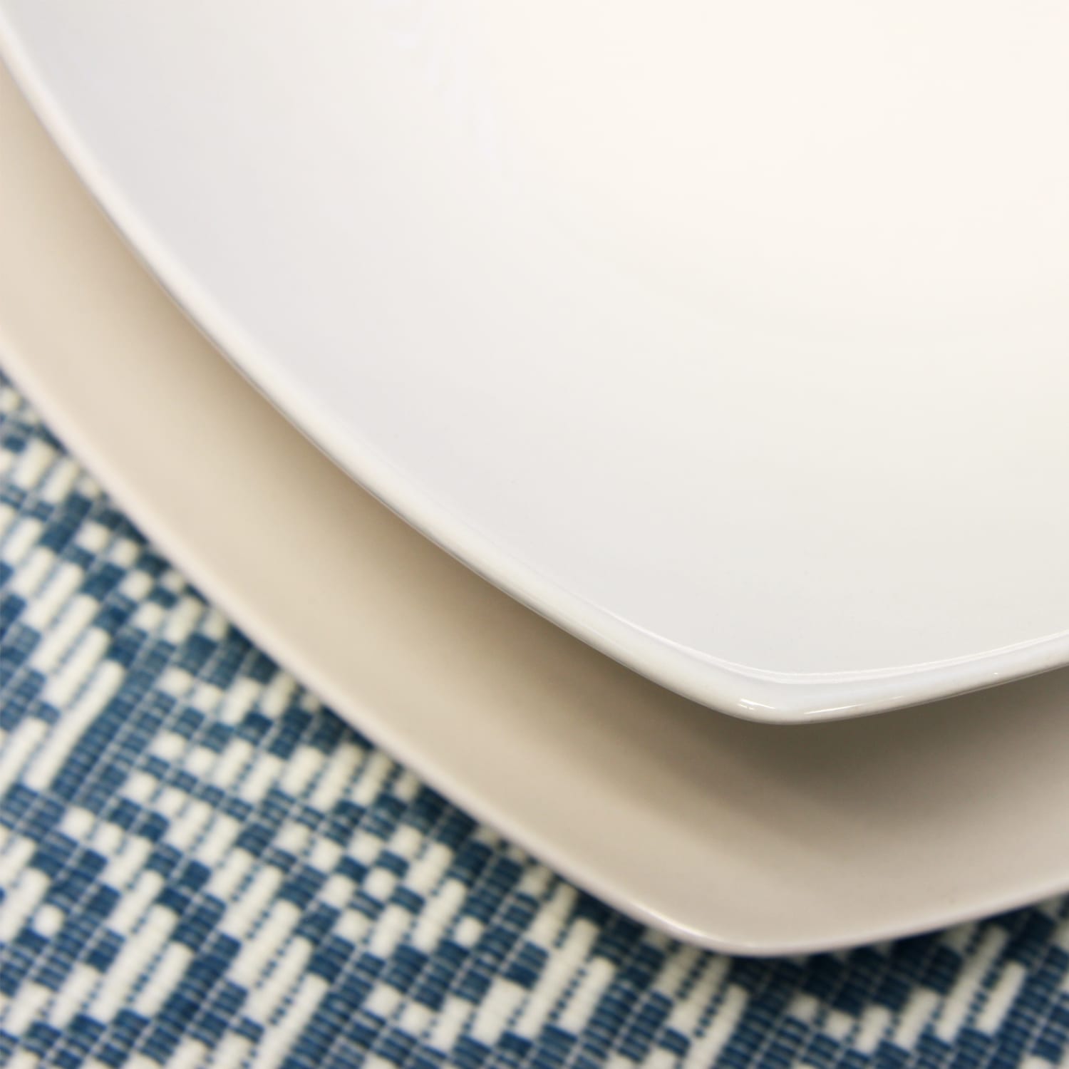 Gibson Home Zen Buffetware 12-Piece Square Dinnerware Set (Four 10-3/4in Dinner Plates, Four 5-1/2in Salad Bowls, Four 12 Oz Mugs), White - Image 4