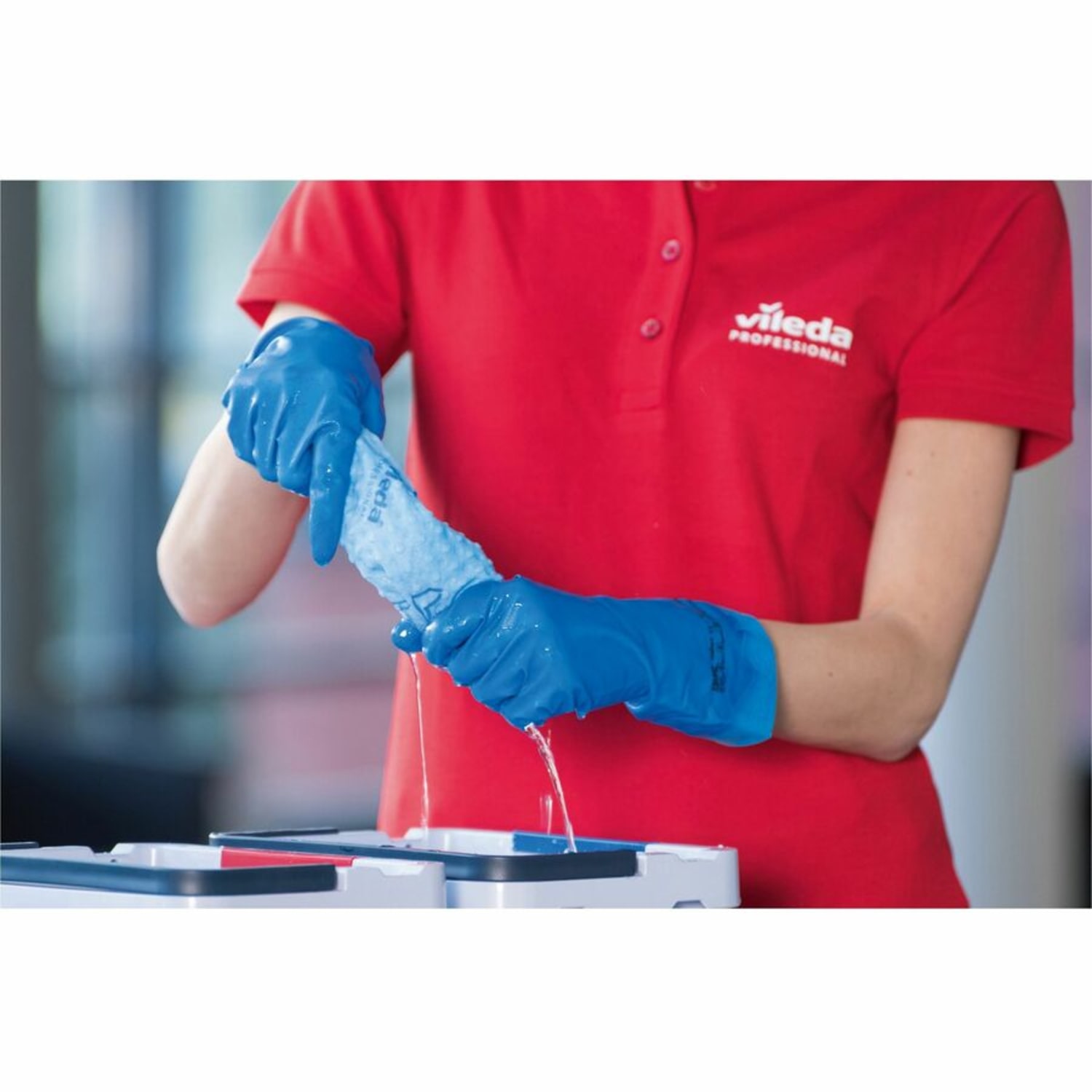 Vileda Professional Breazy Microfiber Cloths - 13.78in Length x 13.78in Width - Washable, Hygienic - Blue - 25 / Pack - Image 4