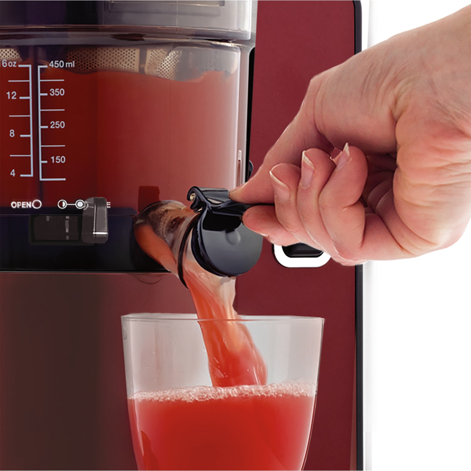 Omega VSJ843QR Juicer, Red - Image 3