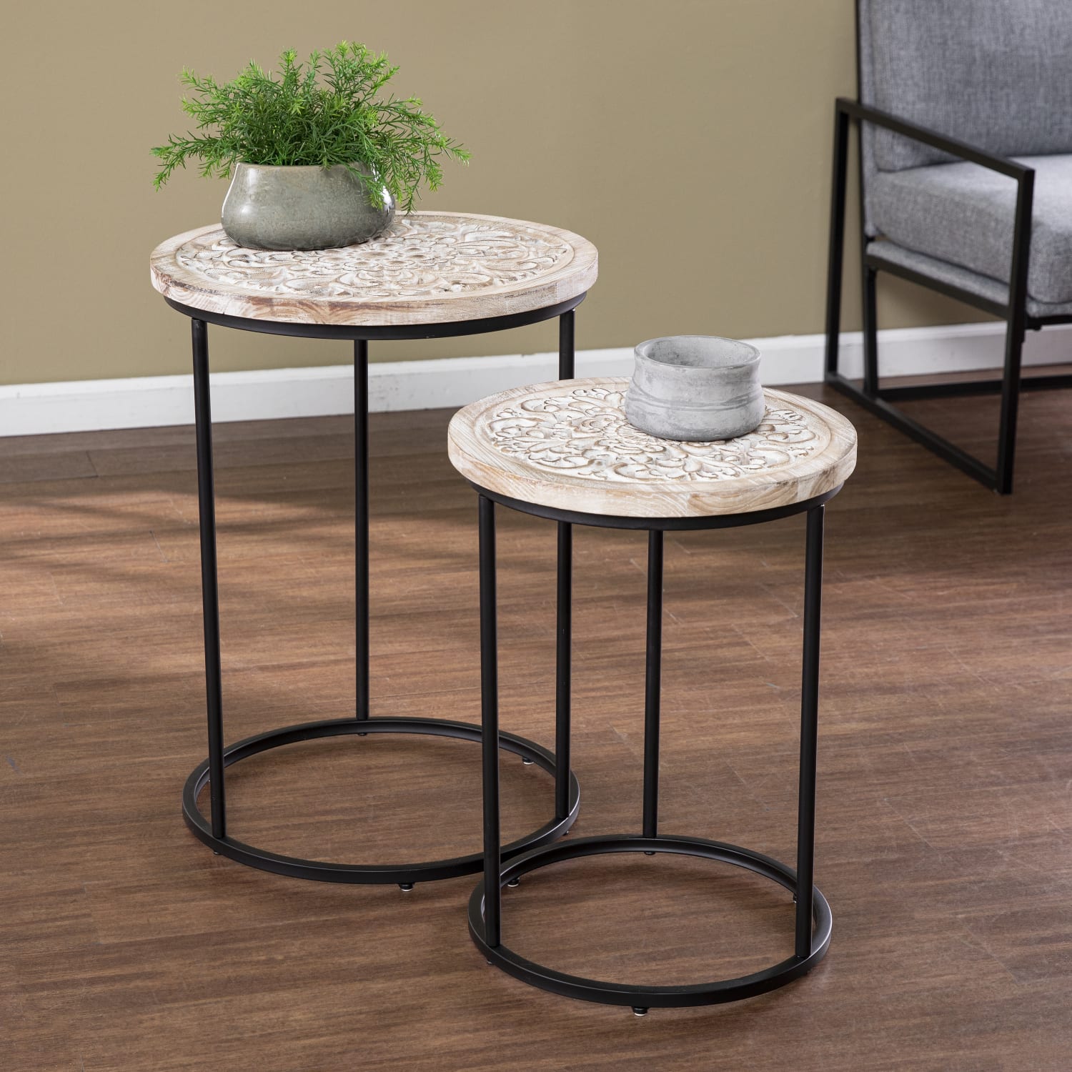 SEI Swendland Round Accent Tables, Distressed White/Black, Set Of 2 Tables - Image 3