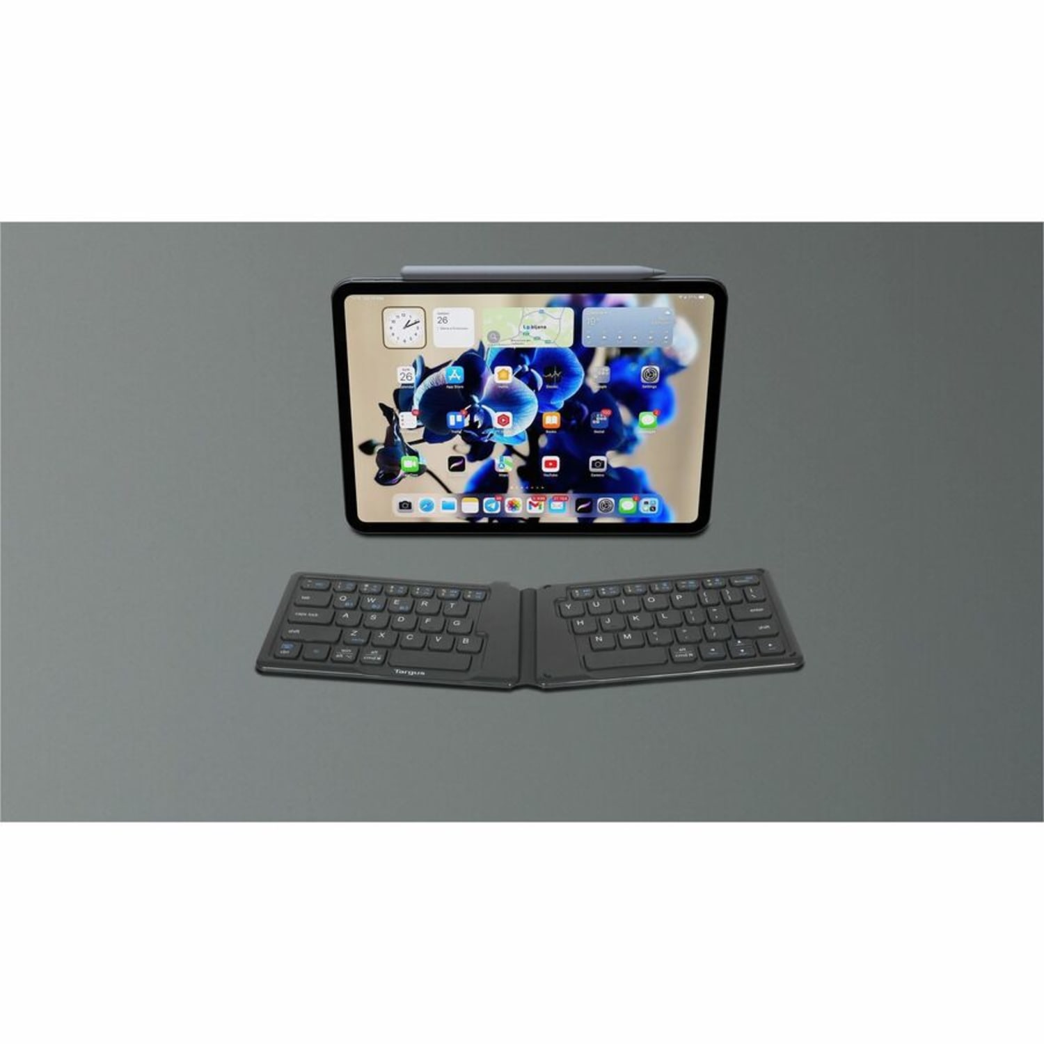 Targus Ergonomic Foldable Bluetooth Antimicrobial Keyboard, Compact Size, Black, AKF003US - Image 6