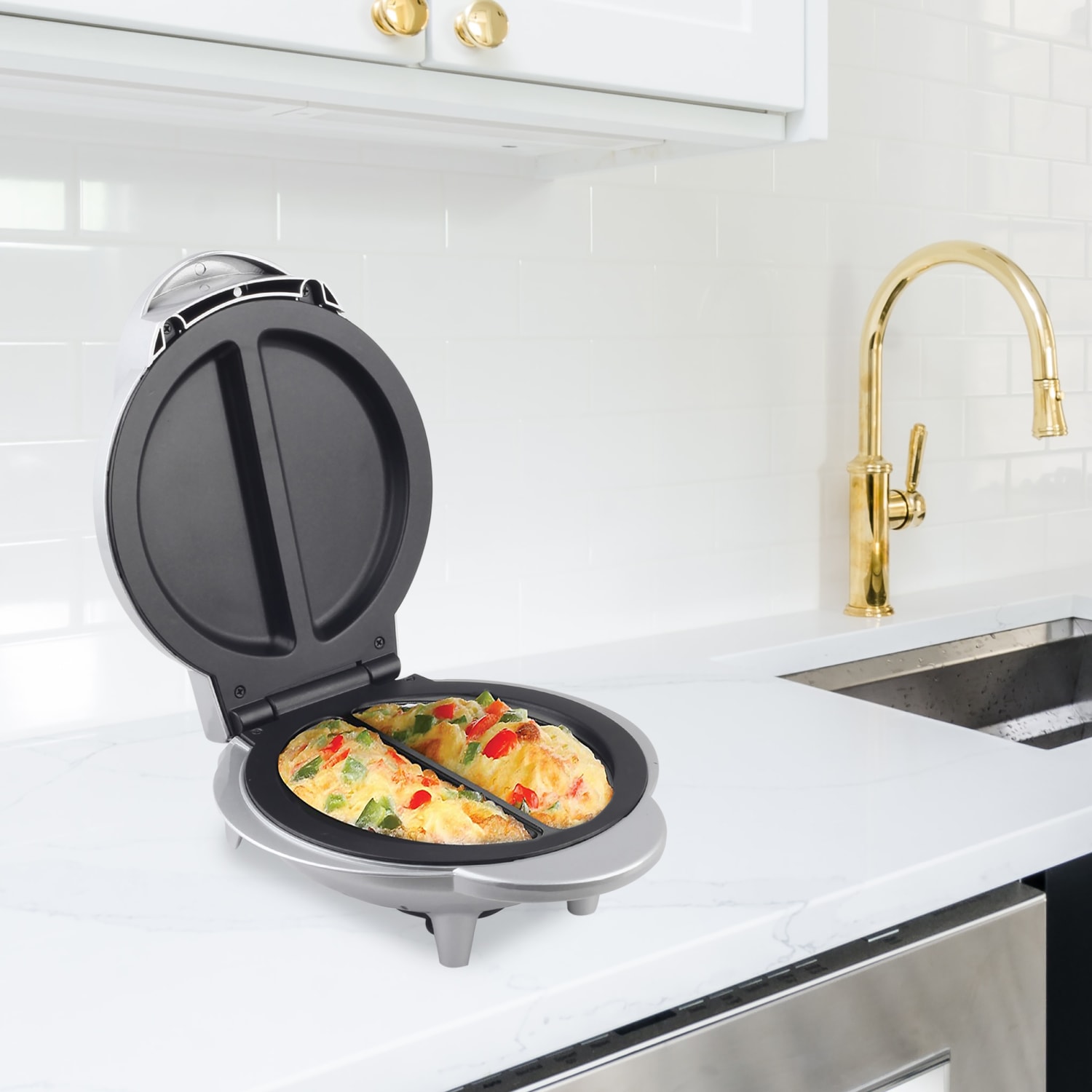 Brentwood Nonstick Electric Omelet Maker, Silver - Image 3