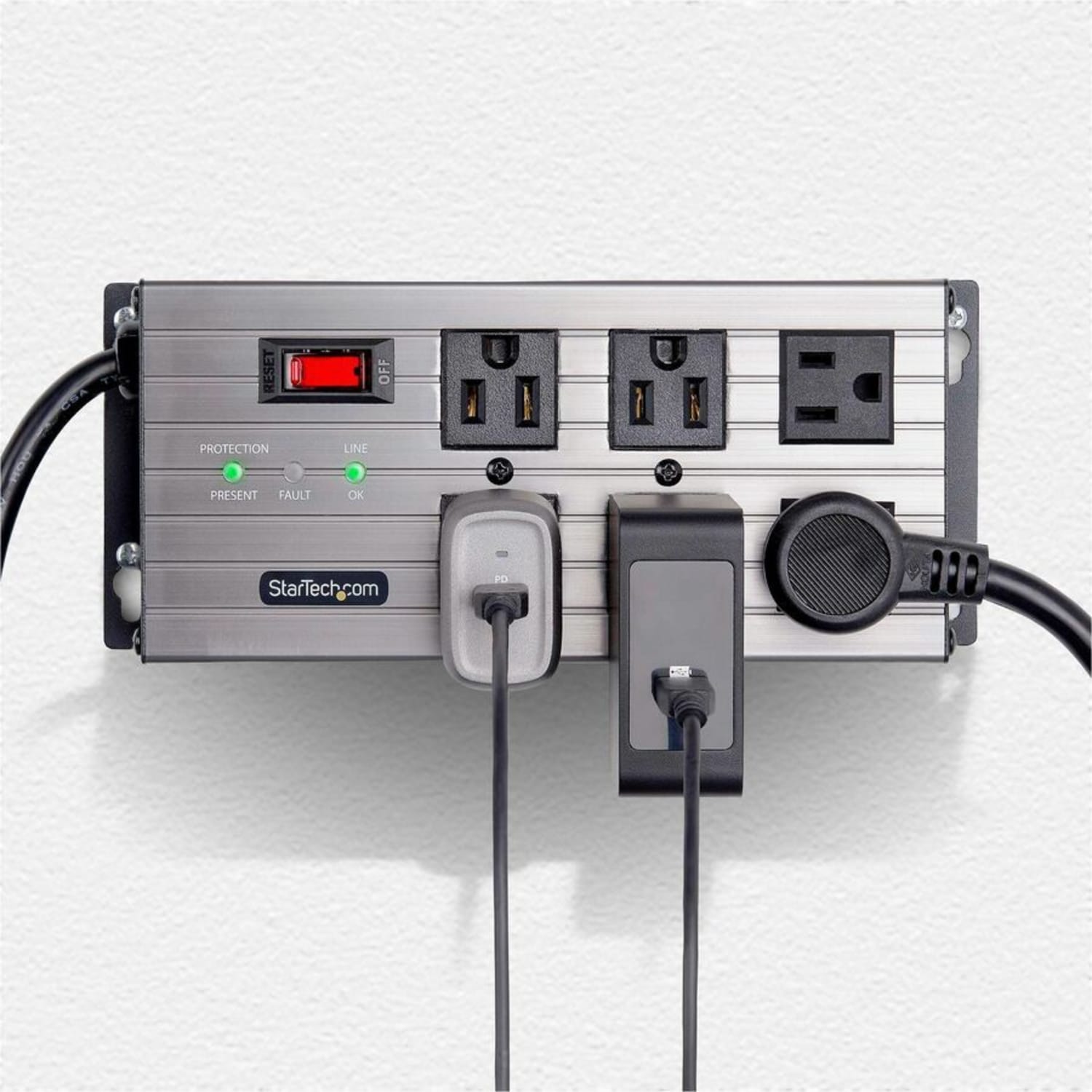 StarTech.com 6-Outlet Industrial Power Strip 125V/15A, EMI/RFI Isolation, Surge Protection, Mountable PDU, 8ft NEMA  - 6N515S8POWERSTRIP - Image 5